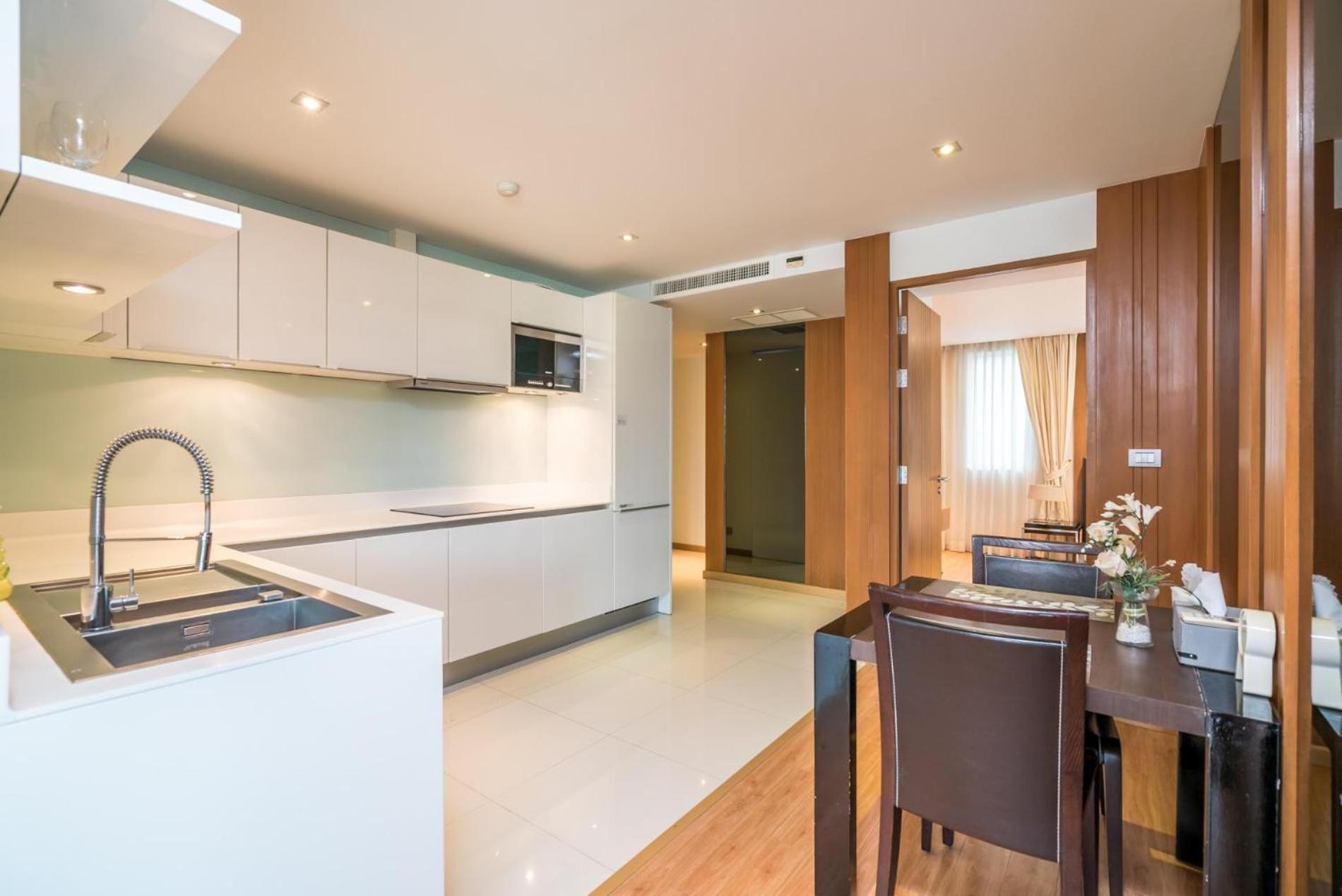 Sea view apartment at The Privilege by Lofty