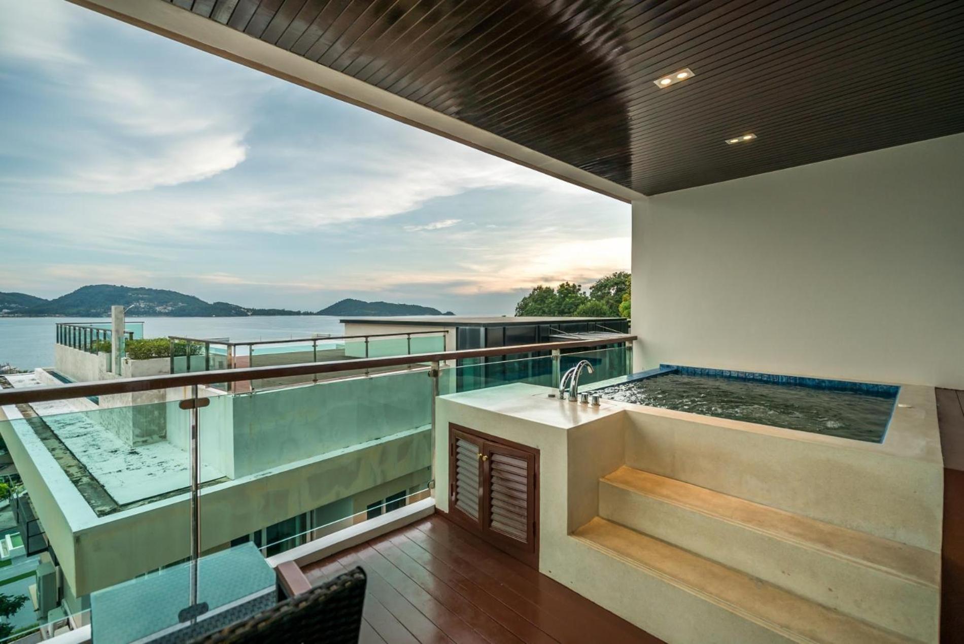 Sea view apartment at The Privilege by Lofty