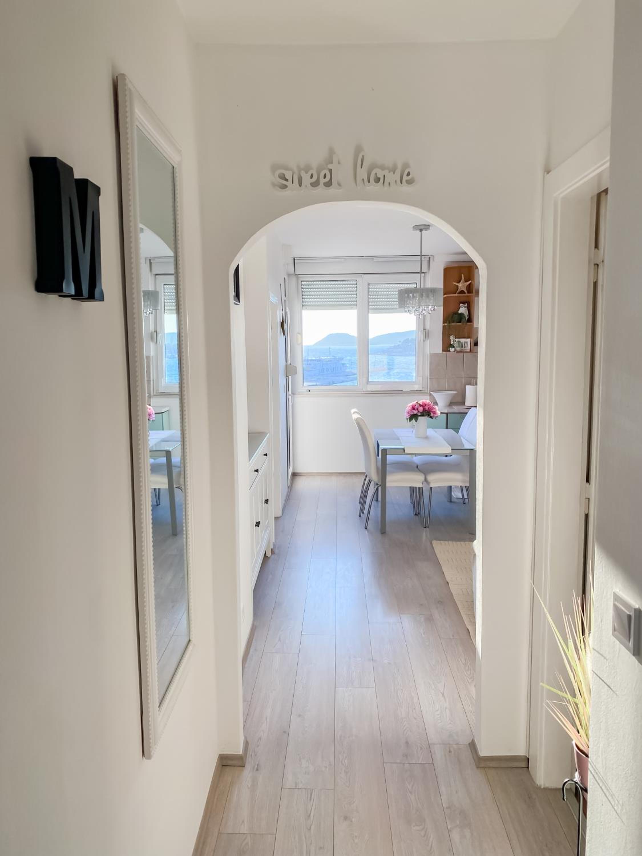 Homey apartment with a view