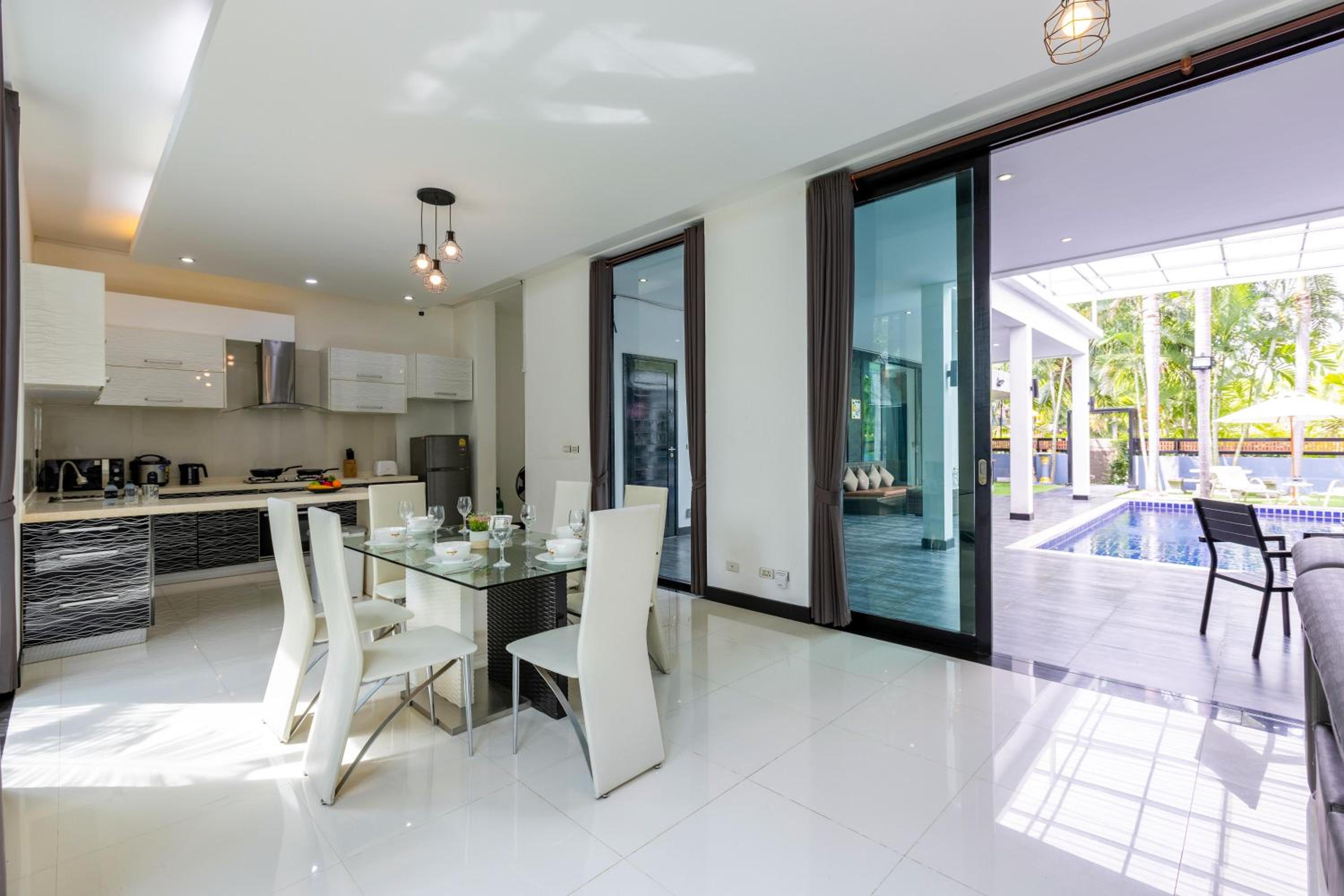 4 Bedroom Modern Pool Villa! (BL10) view 4