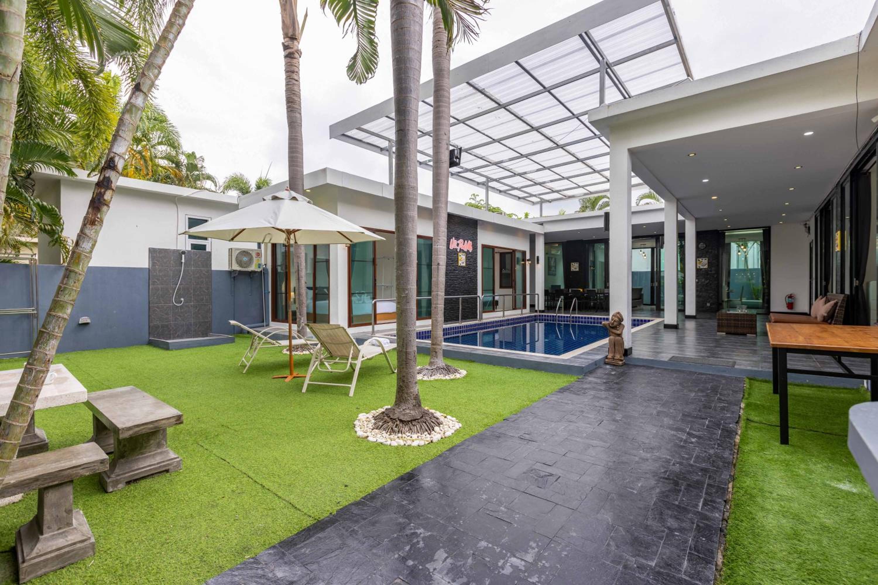 4 Bedroom Modern Pool Villa! (BL10)