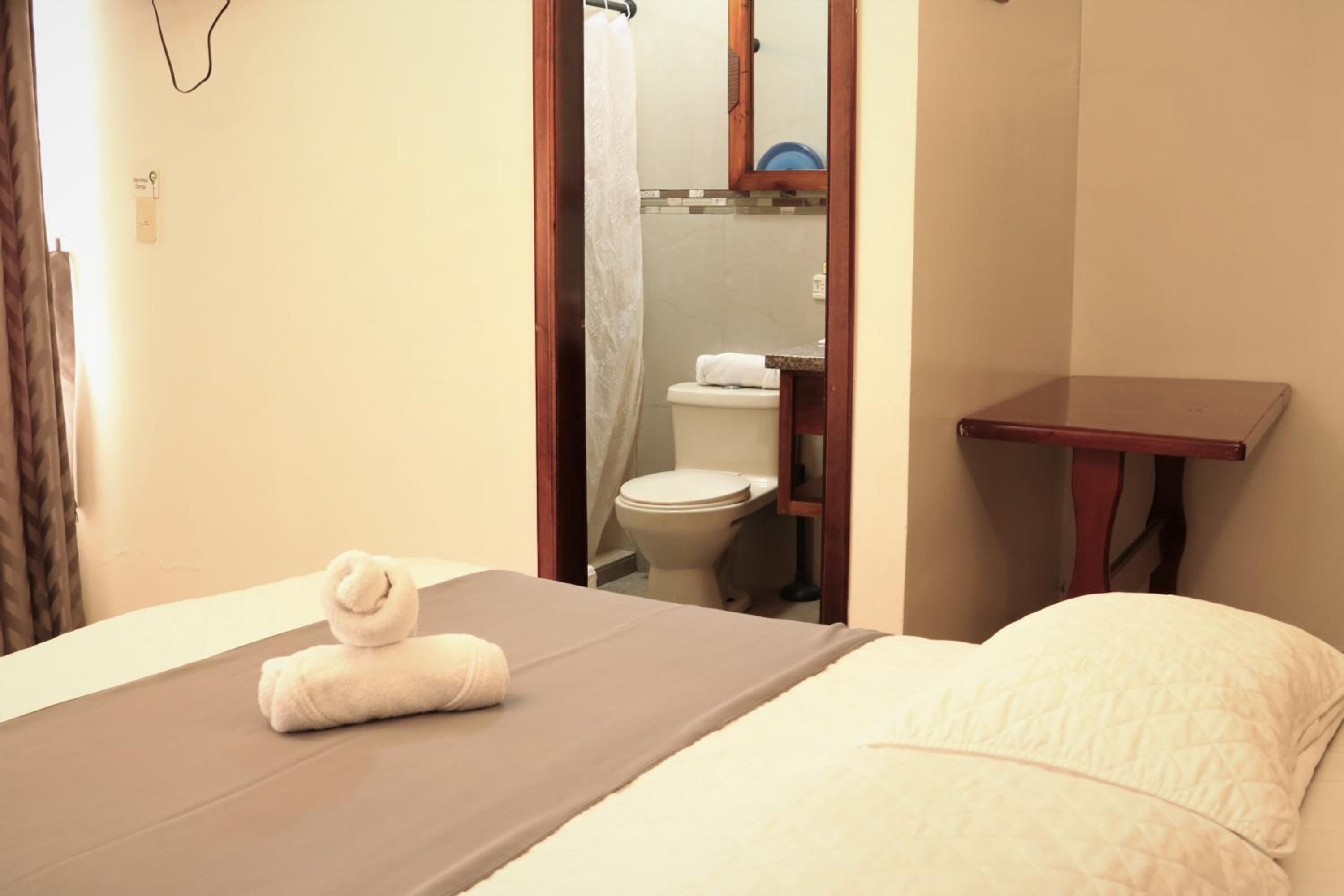 Hostal Kamelot view 4