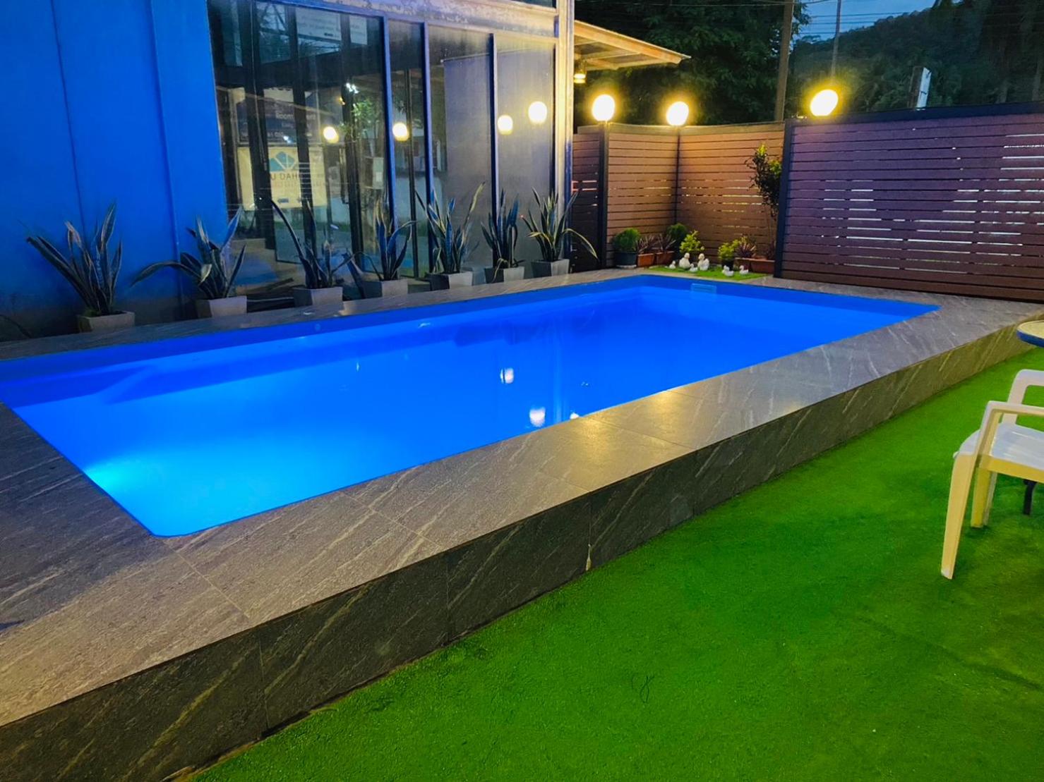 swimming pool