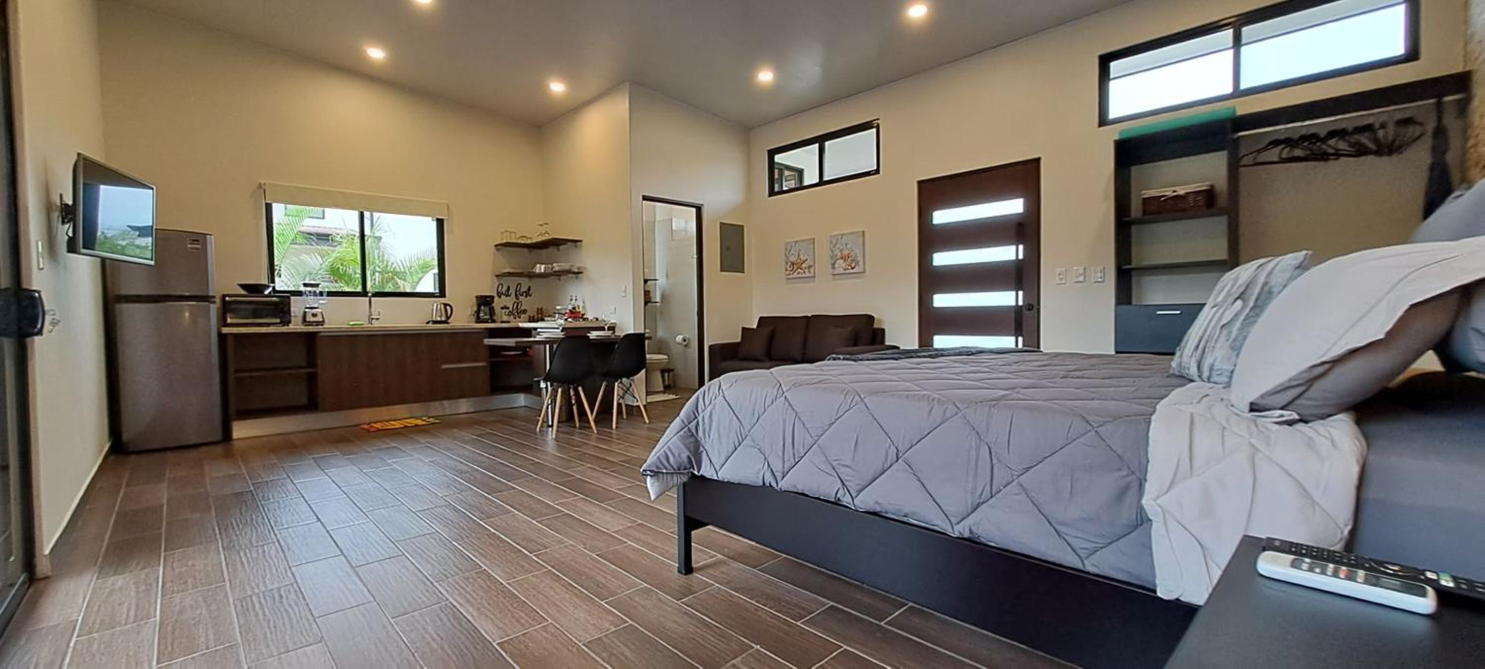 Comfy King bed, private yard and pool!