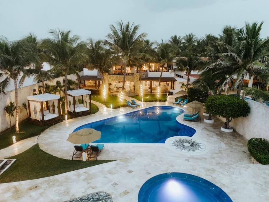 Villa Corona 6 BR Luxury Mansion