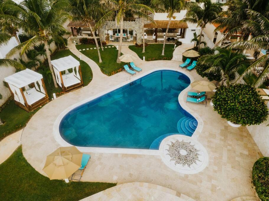 Villa Corona 6 BR Luxury Mansion view 3