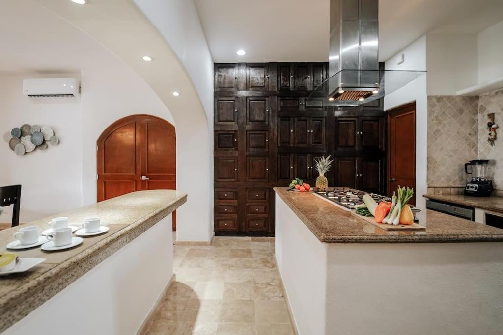 Villa Corona 6 BR Luxury Mansion view 5