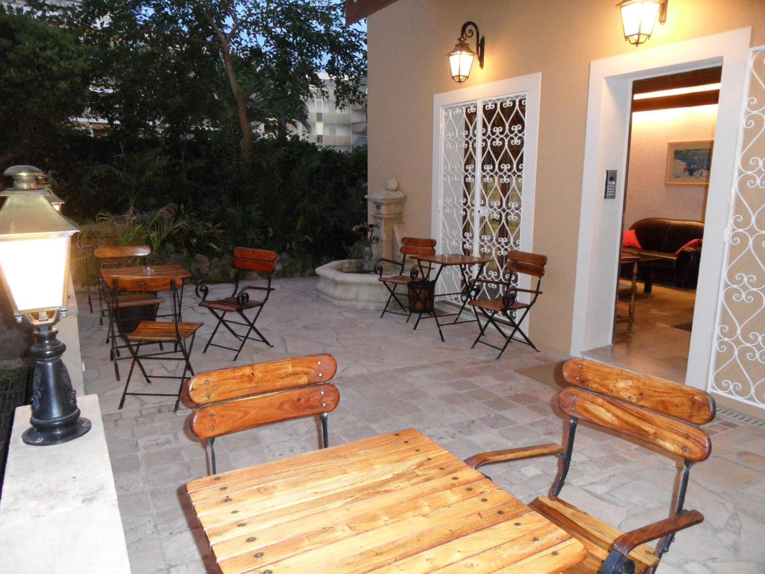 outdoor BBQ area