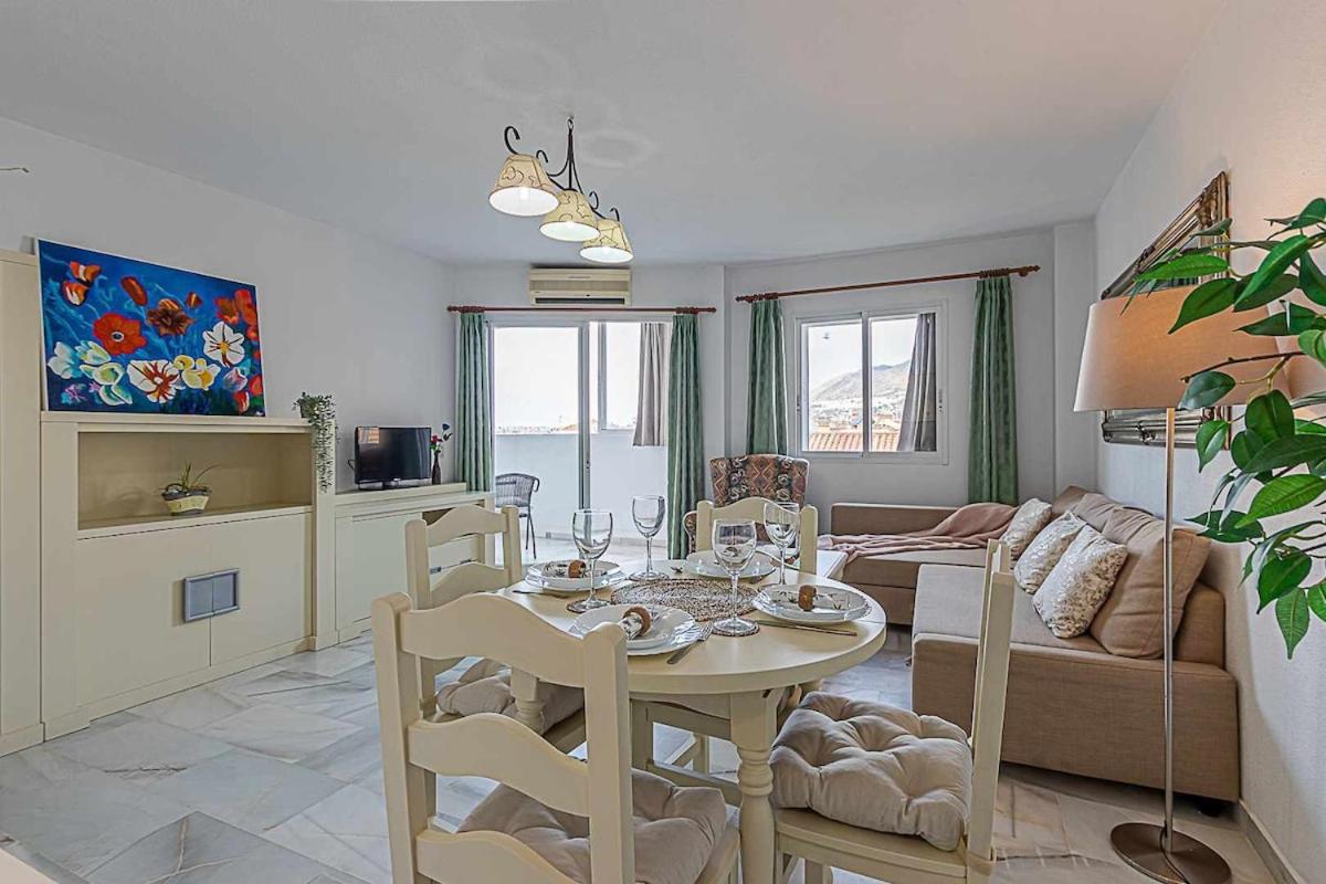 797 Holiday Rentals - Amplio piso para 4 en el centro de arroyo de la miel photo 3