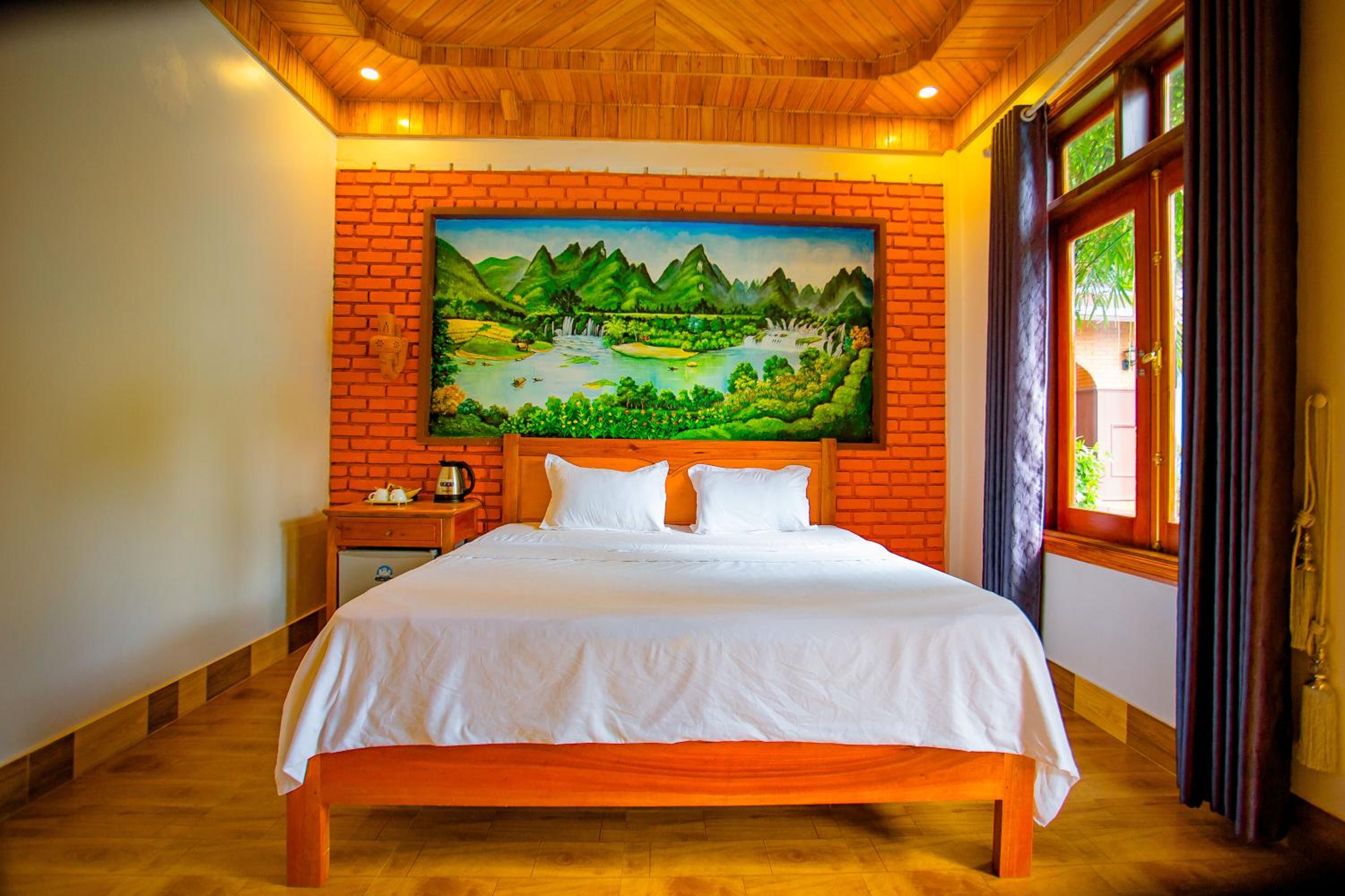 Phong Nha Hillside View Bungalow view 4