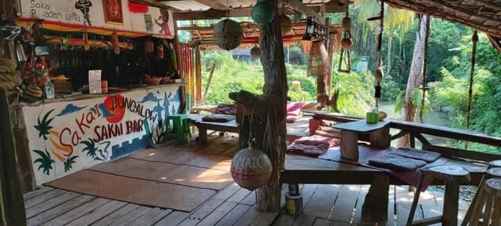 Sakai Bungalows&Bar