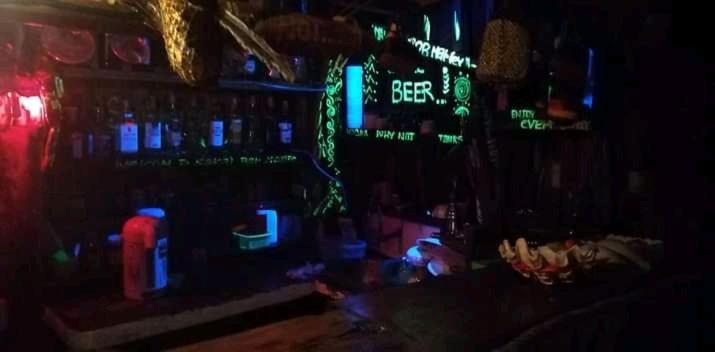 Sakai Bungalows&Bar