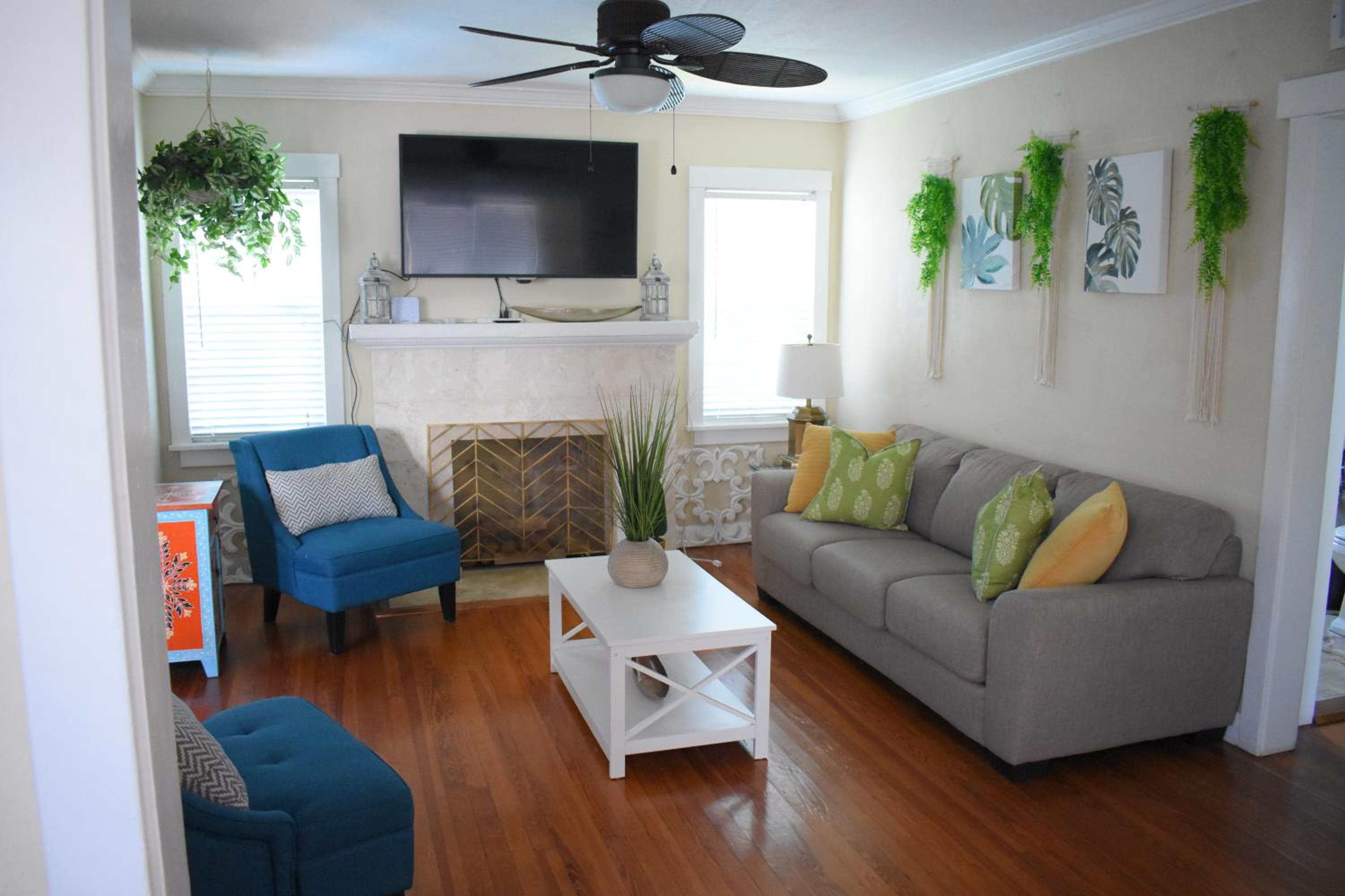 In the heart of West Palm Beach, pets welcome view 2