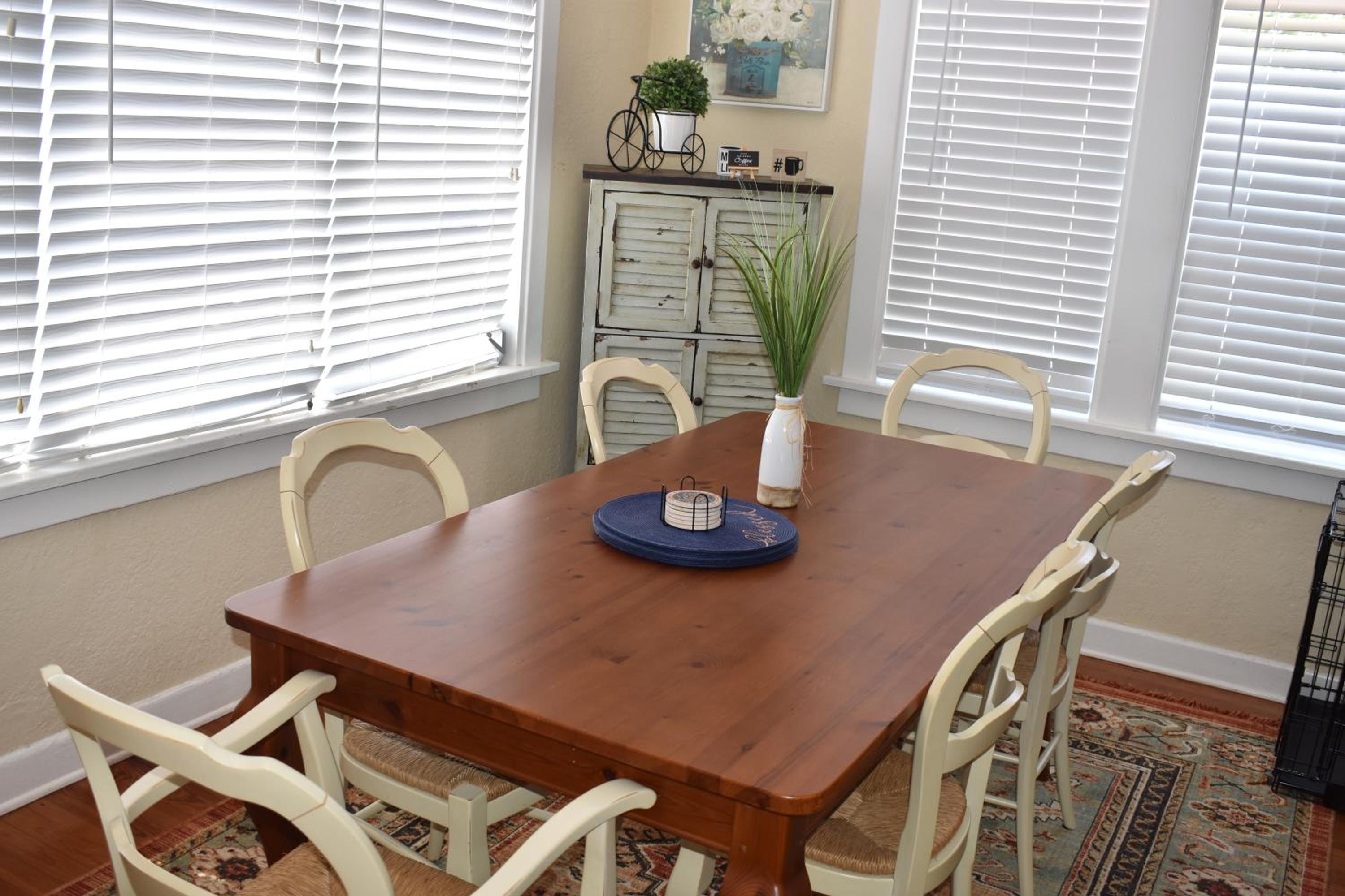 In the heart of West Palm Beach, pets welcome view 4