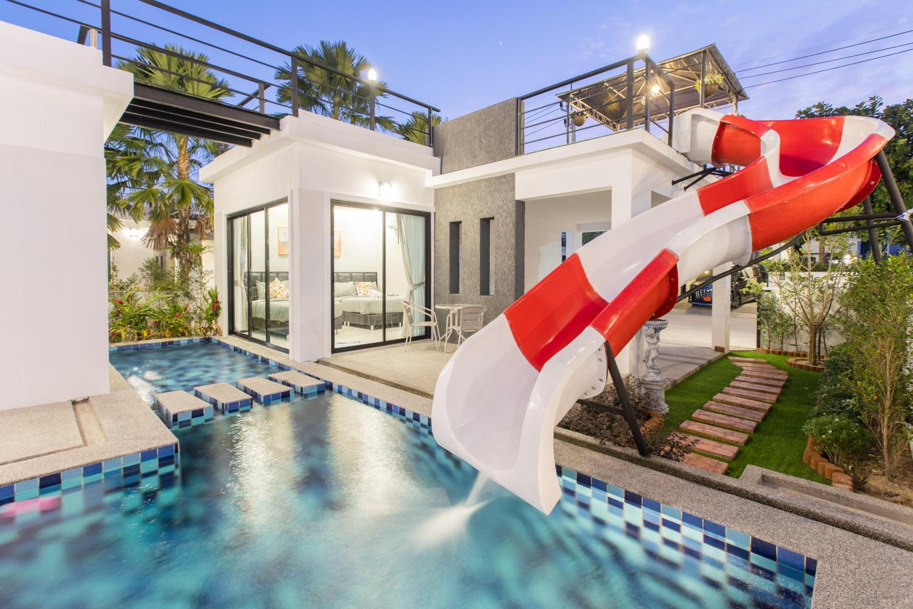Photo 33