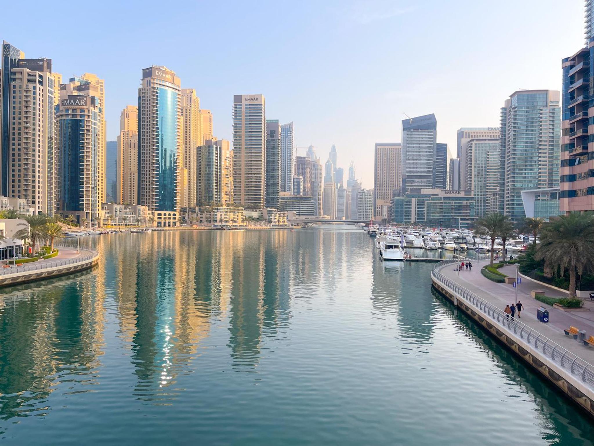 Luxury Room with Marina view close to JBR Beach and Metro with Shared Kitchen