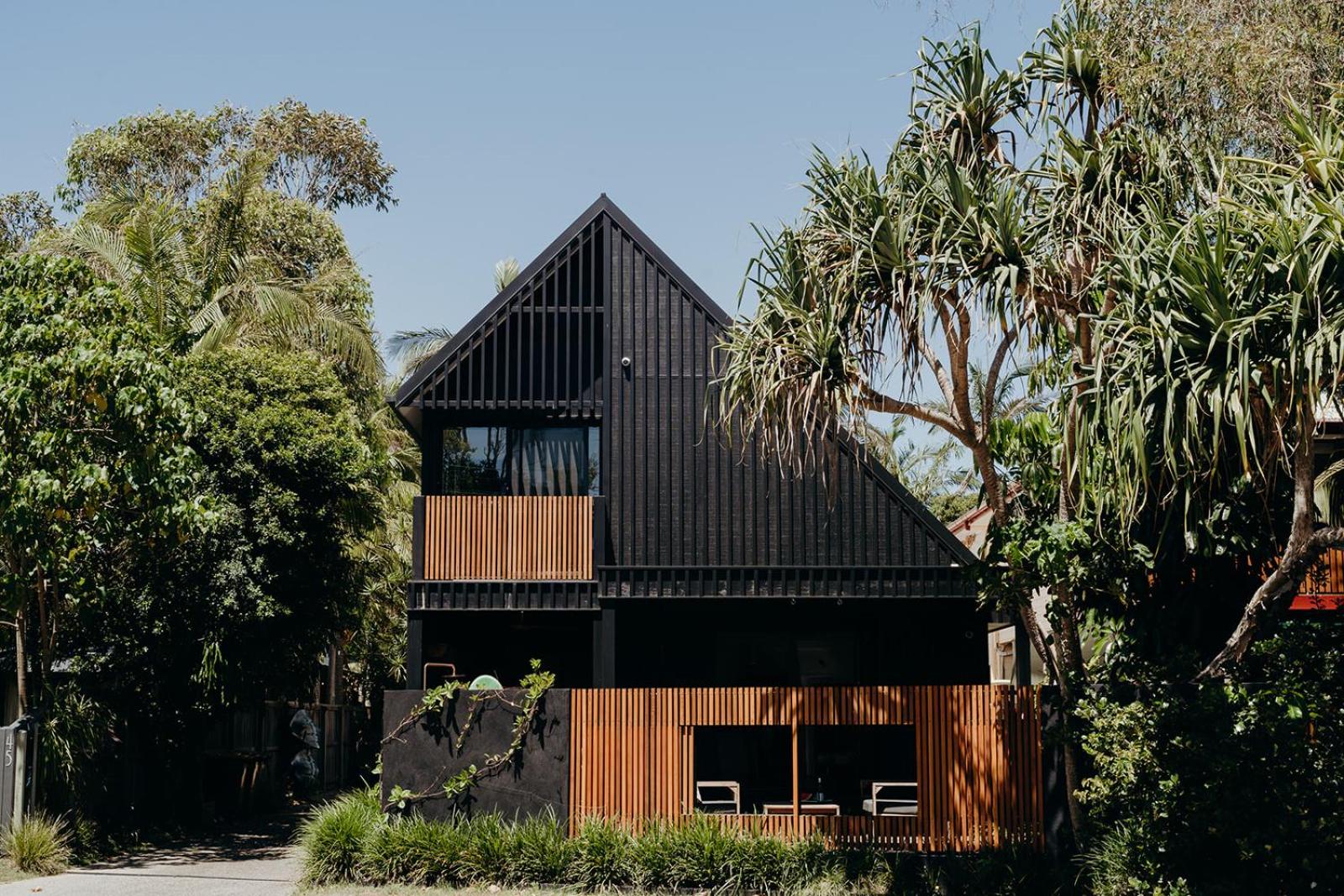 Hotel Black On Belongil