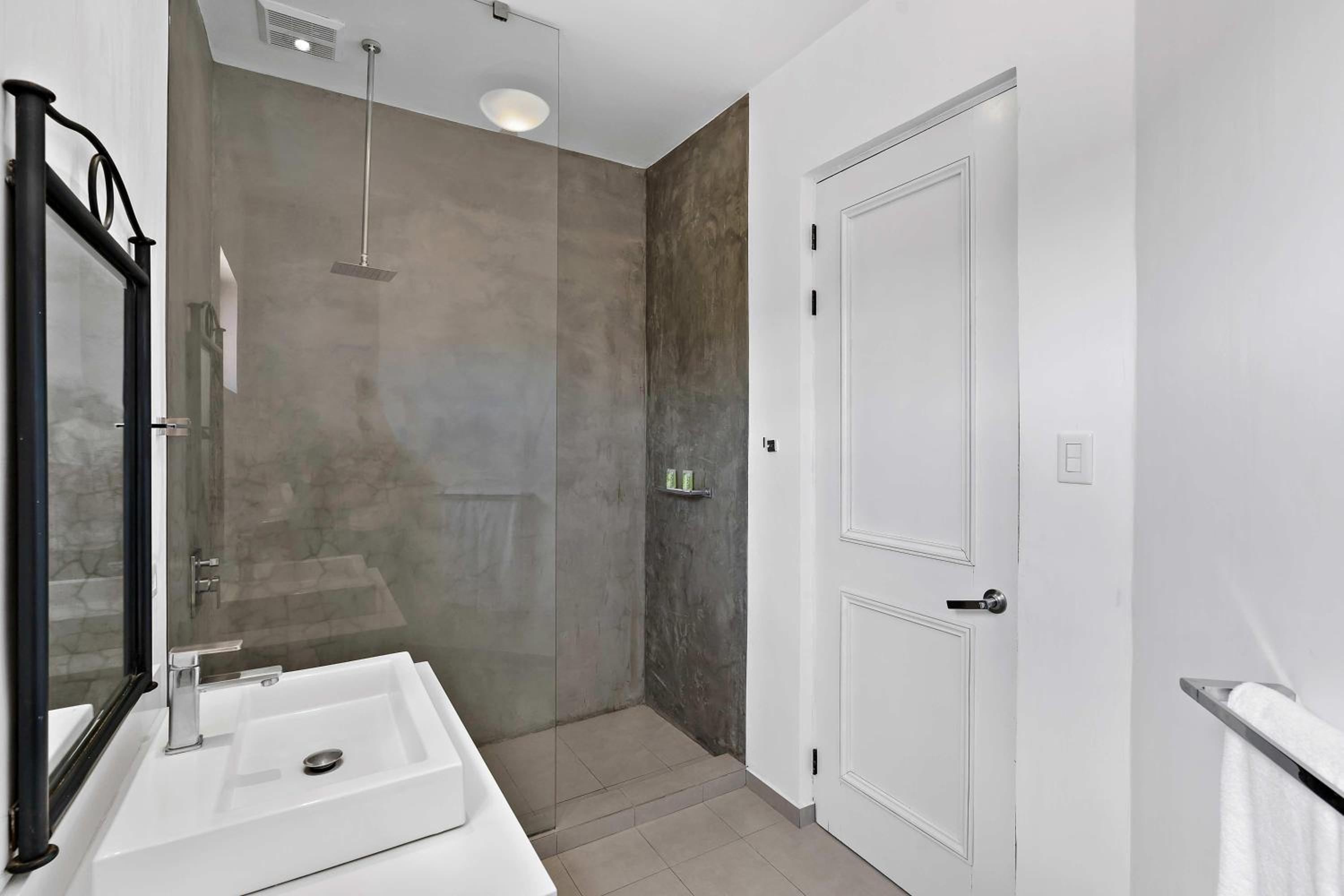 Bougainvillea 4315 PH- Luxury 3 Bedroom Ocean View Resort Condo