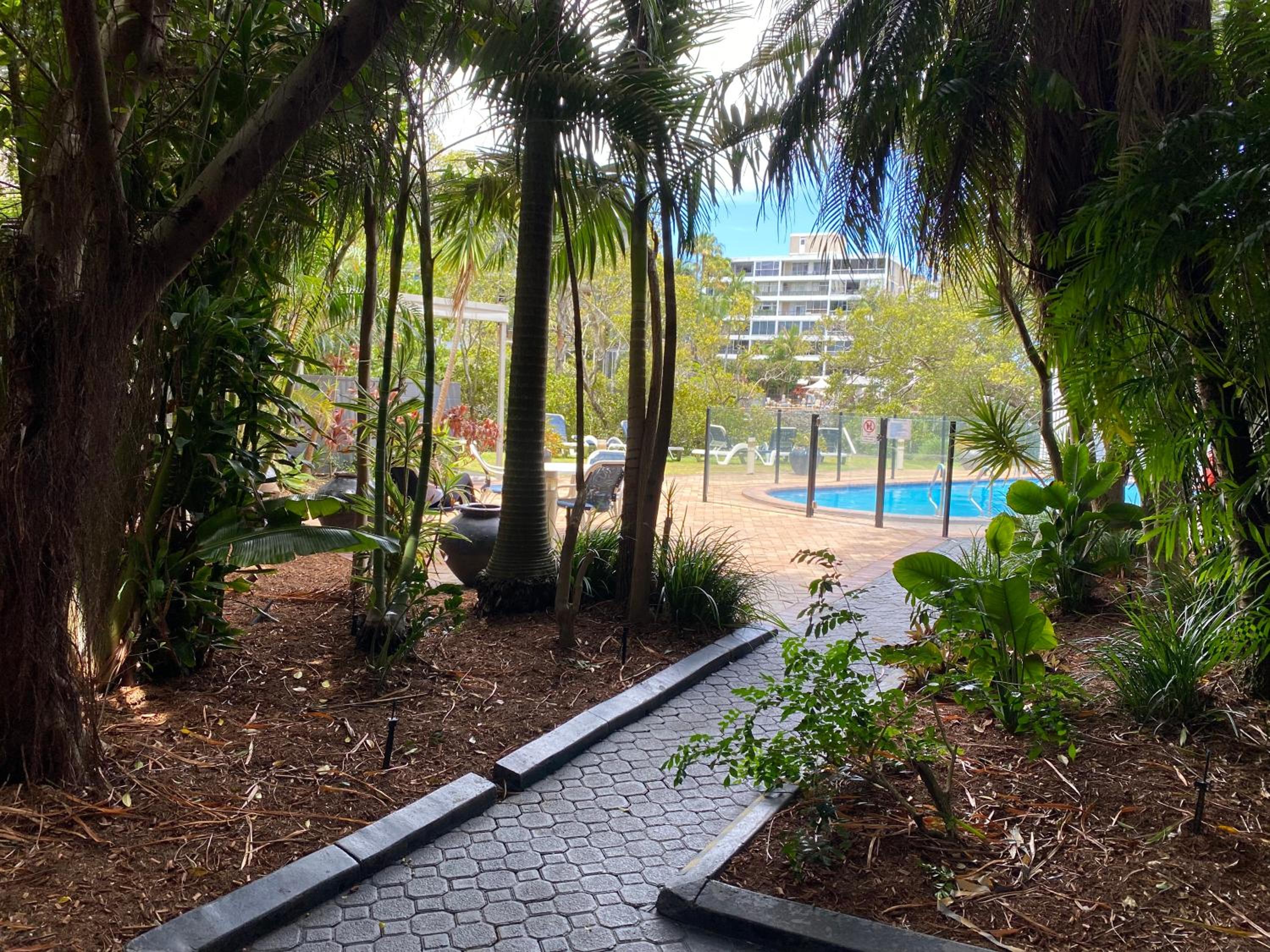 Surfers Plaza Romantic Getaway
