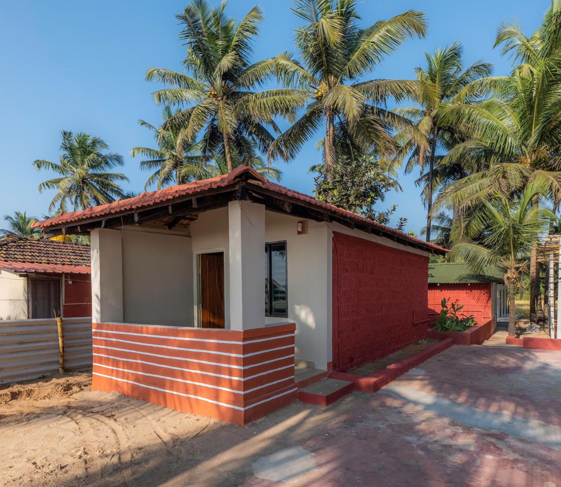 Famstel Gokarna - Beach Stay