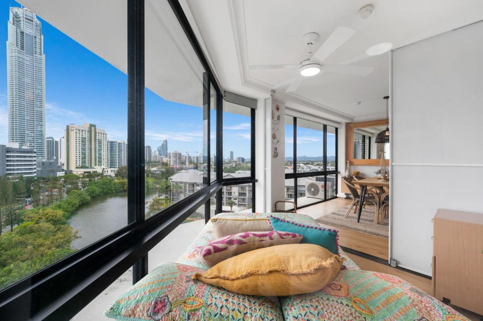 Surfers Plaza Romantic Getaway