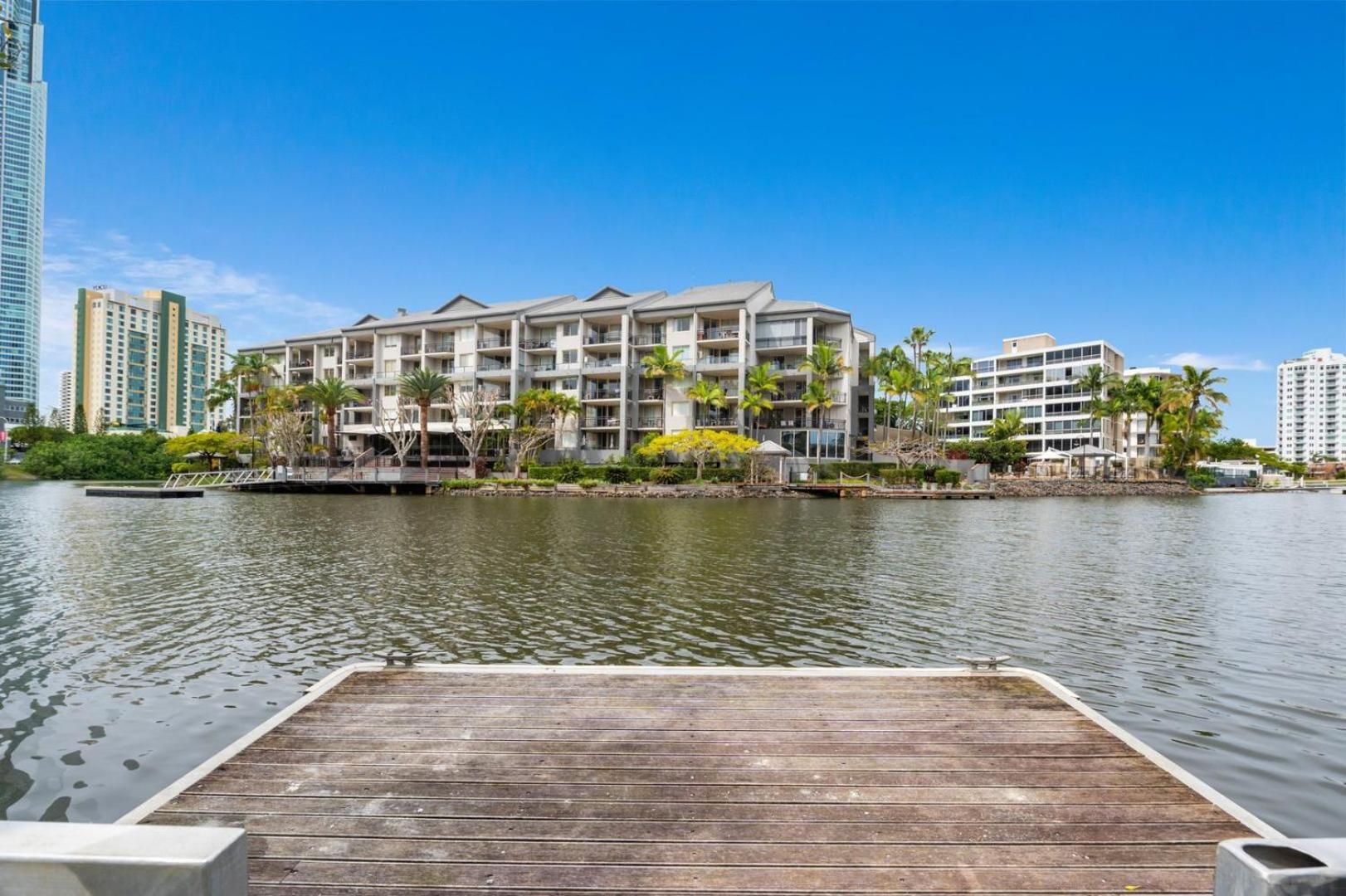 Surfers Plaza Romantic Getaway