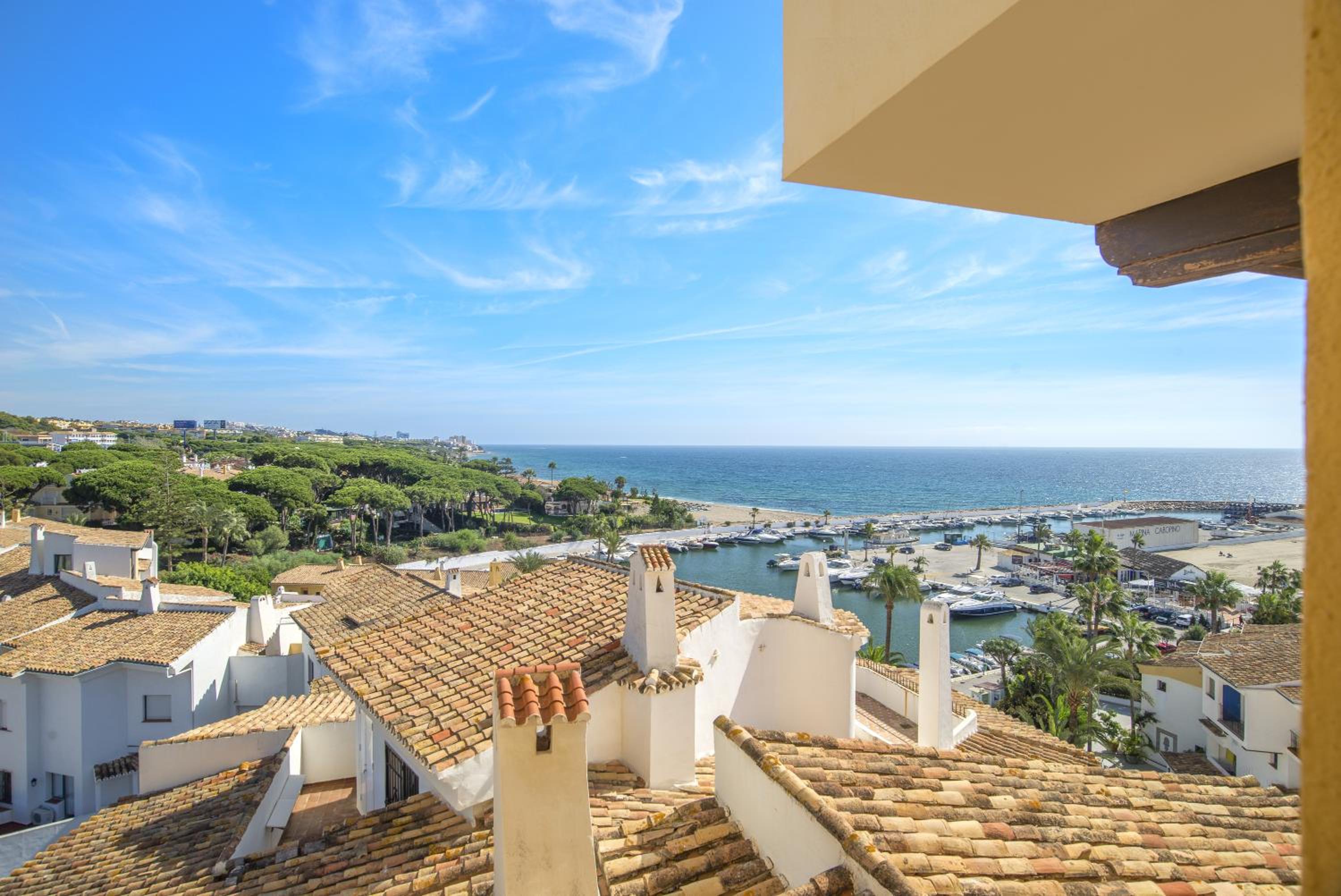 Puerto Cabopino Apartment photo 4