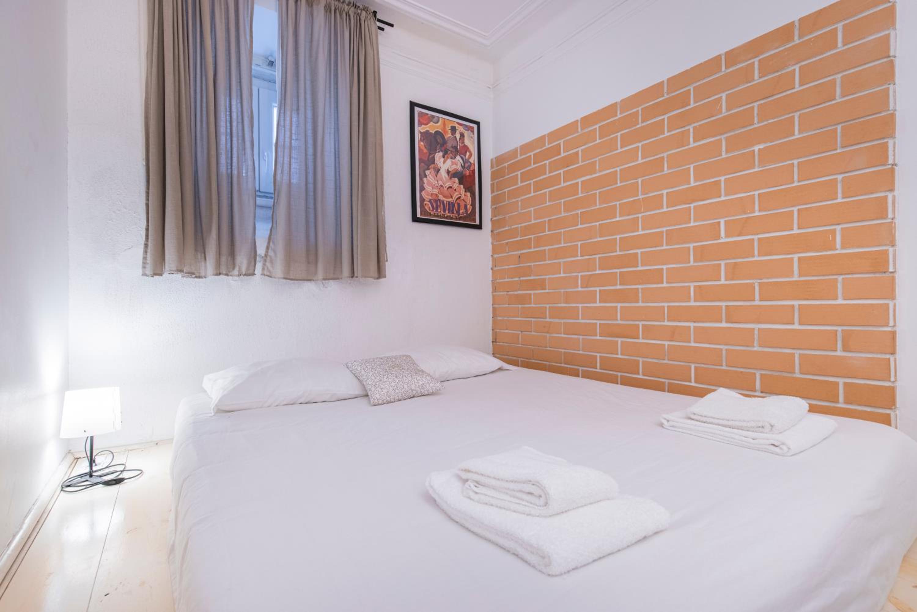 3BDR Mouraria Apartment by LovelyStay view 3