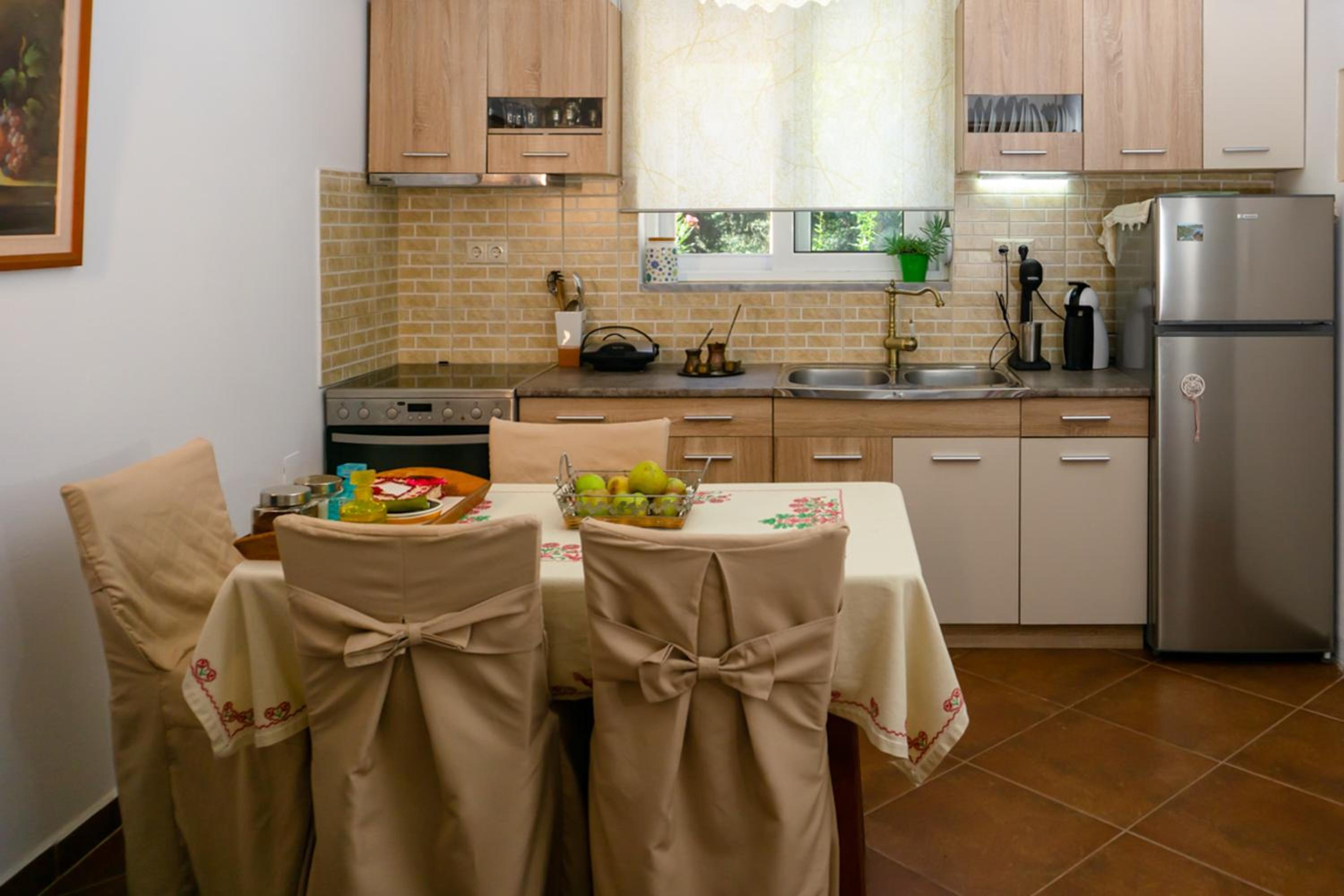 Cottage home at South Chania view 4