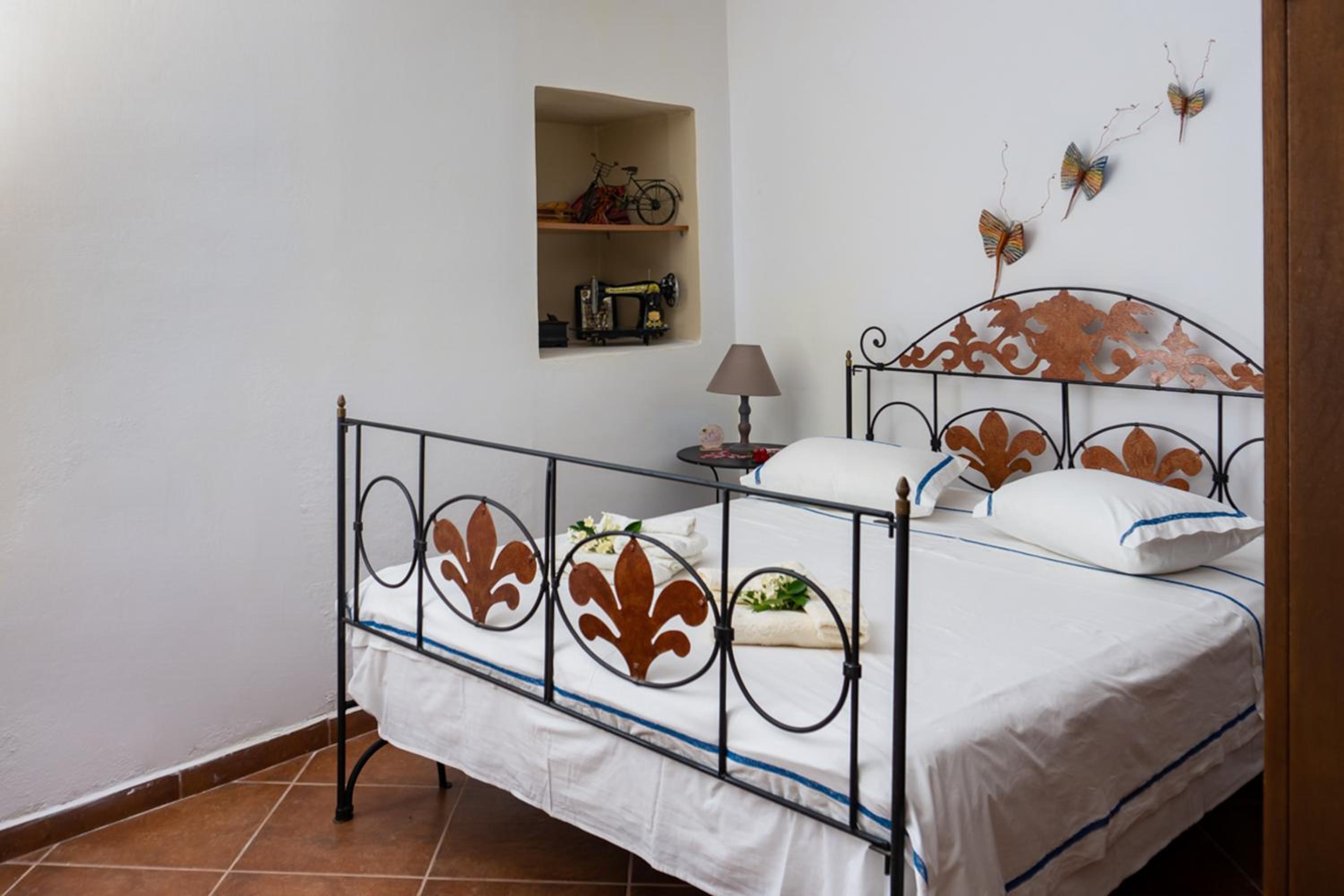 Cottage home at South Chania view 5