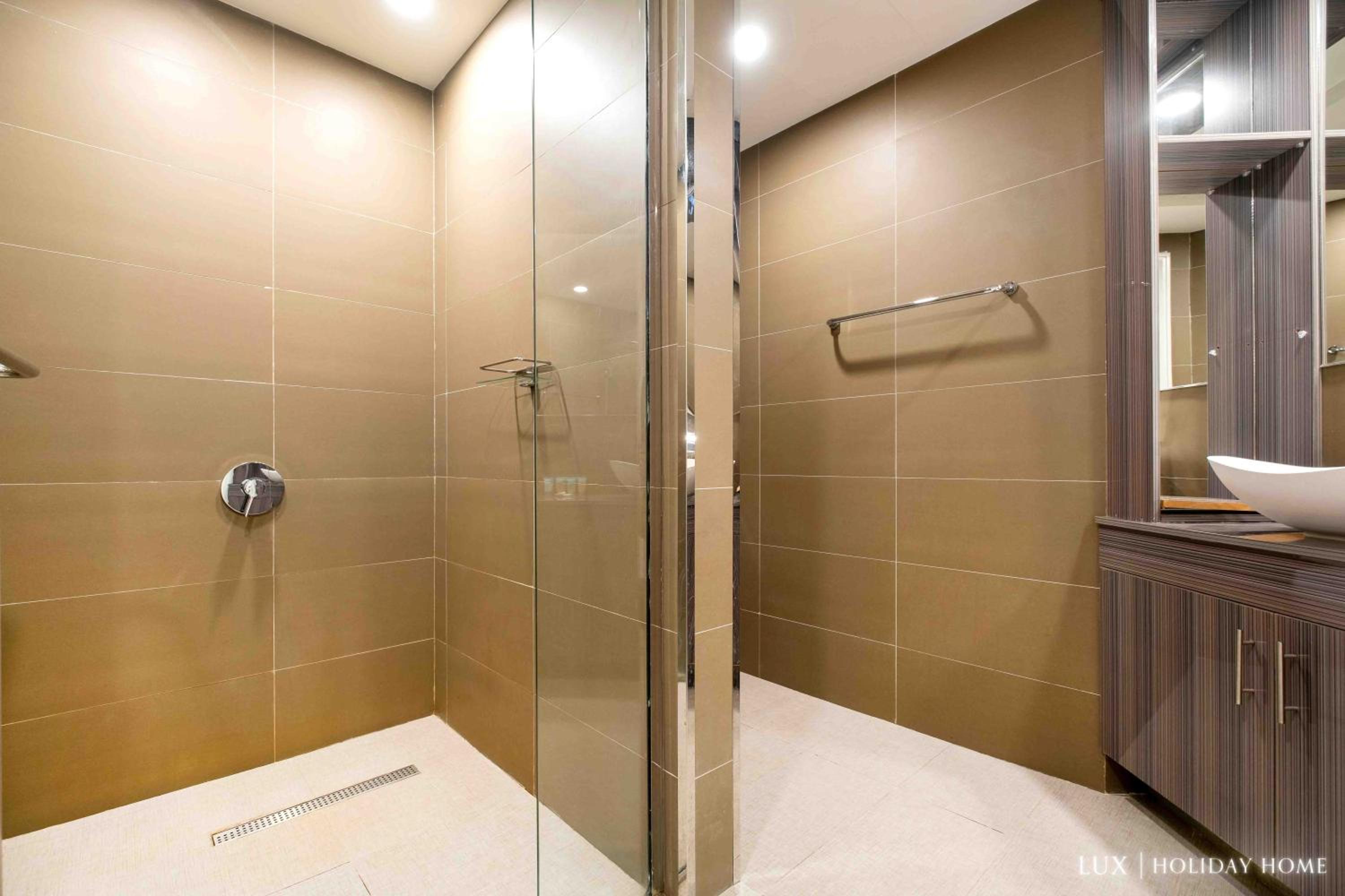 LUX - The JBR Dubai Eye Suite