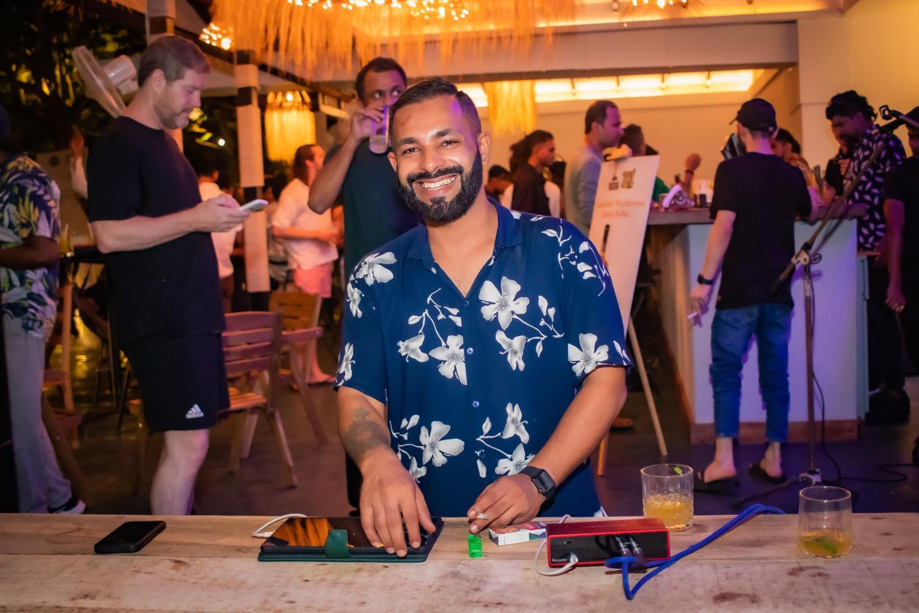 bar