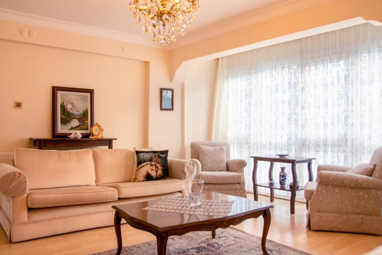 Flat with Mesmerizing Sea View in Konak view 3