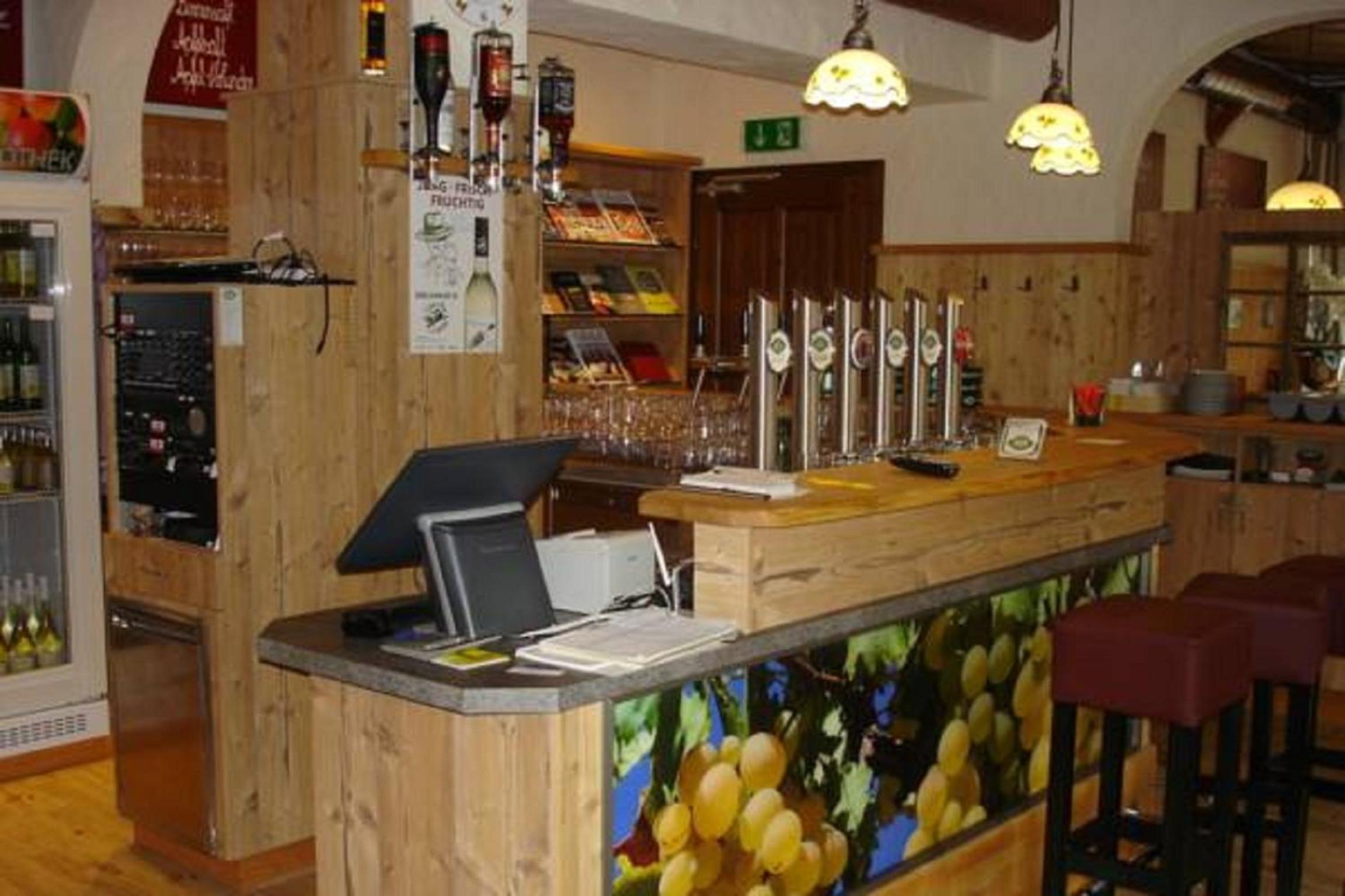 bar