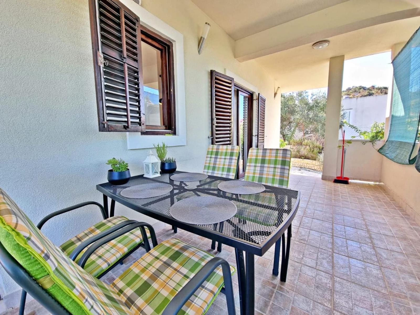 Apartman Irena with terase end private parking