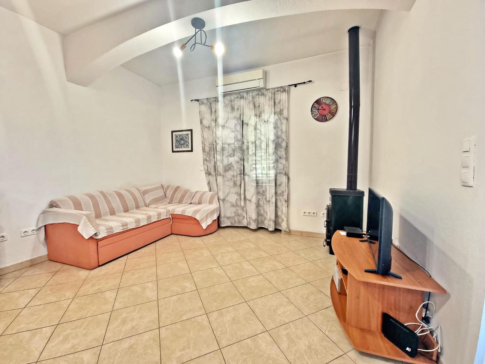 Apartman Irena with terase end private parking