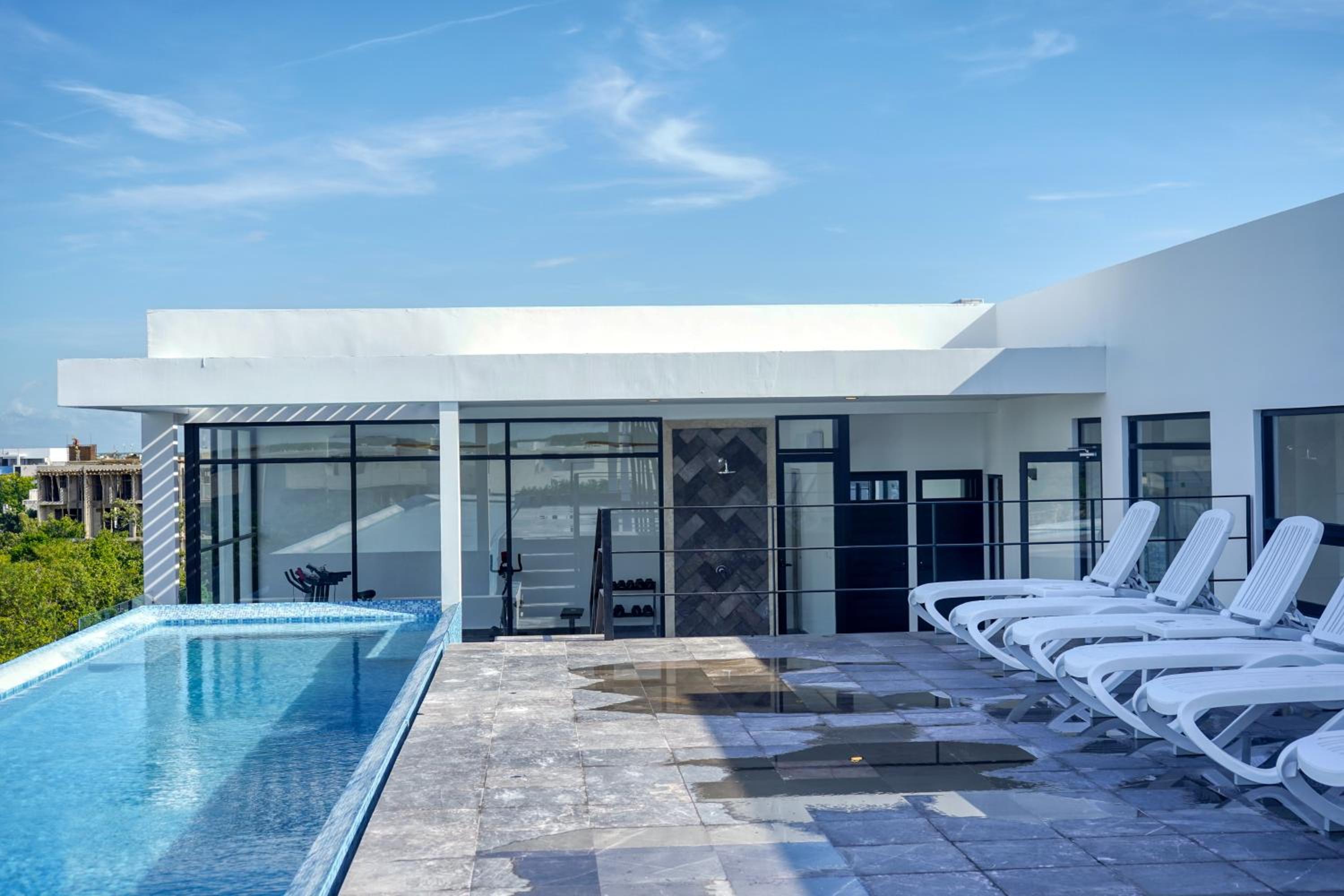 swimming pool