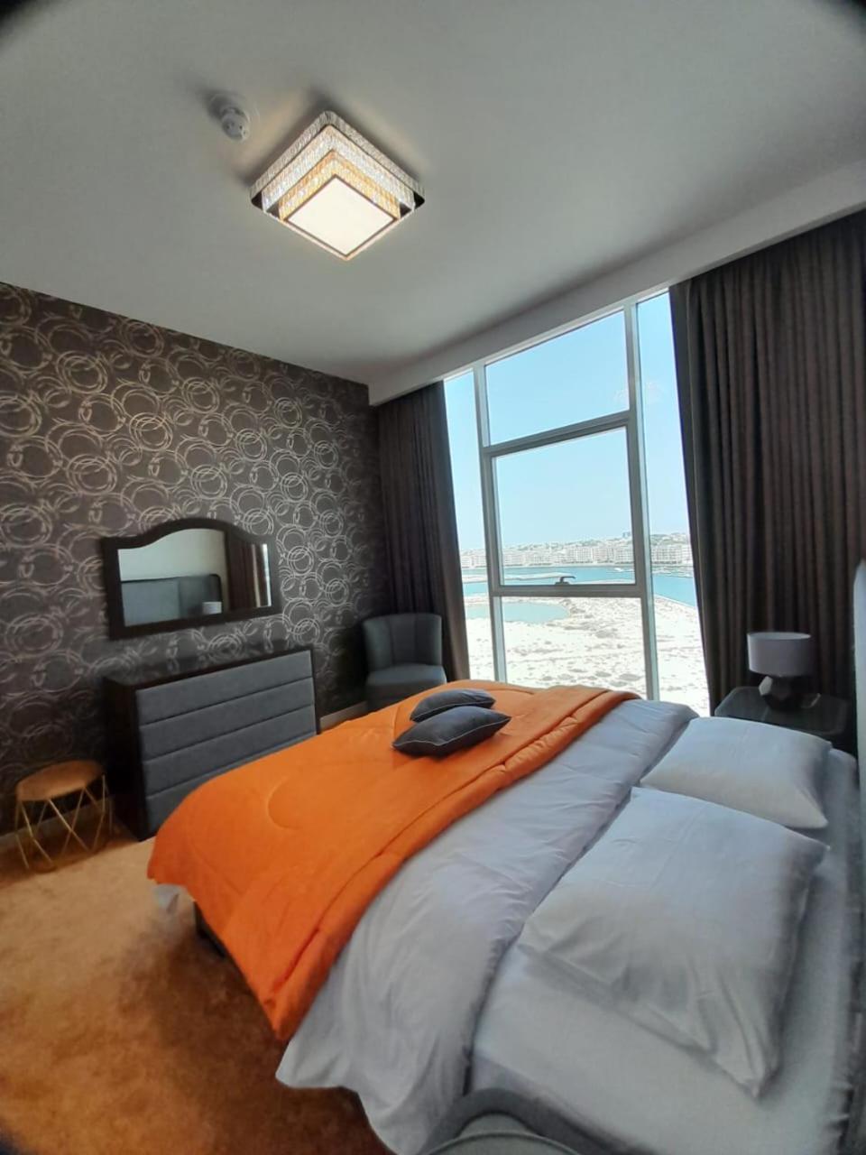 LUXURY 2 Bedroom Apartment in GATEWAY Residence