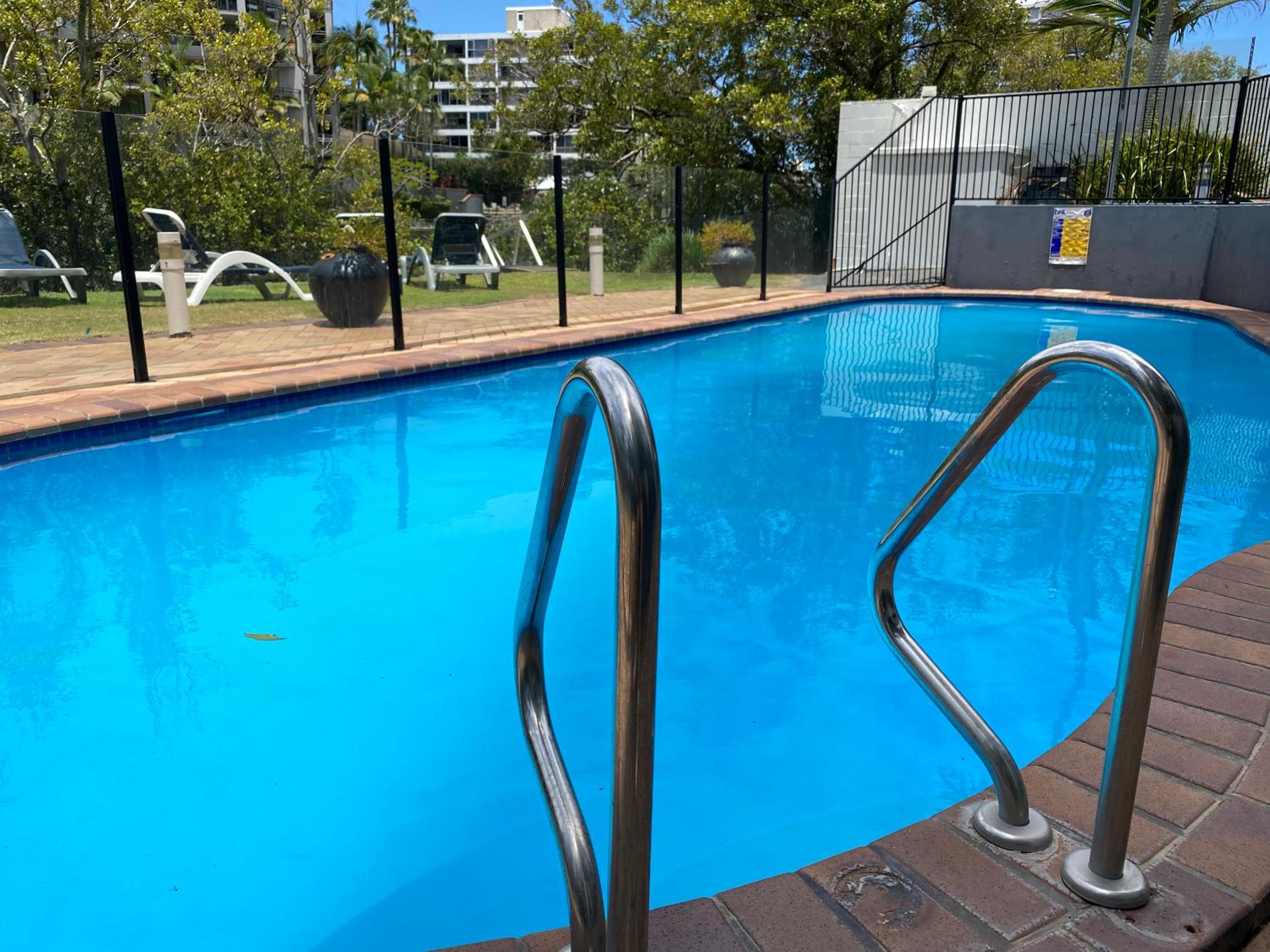 Surfers Plaza Romantic Getaway