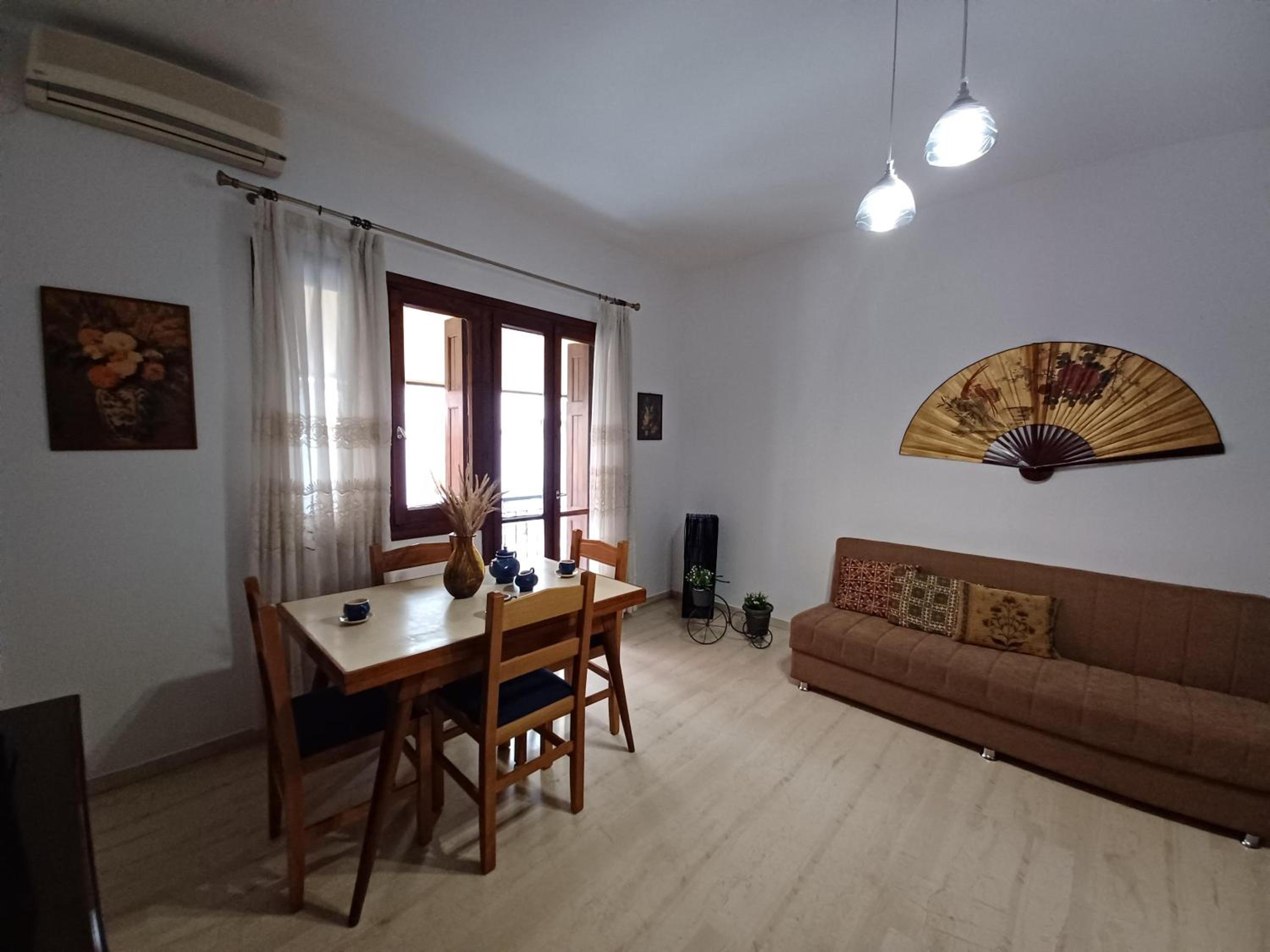 Nina's Central Apartment