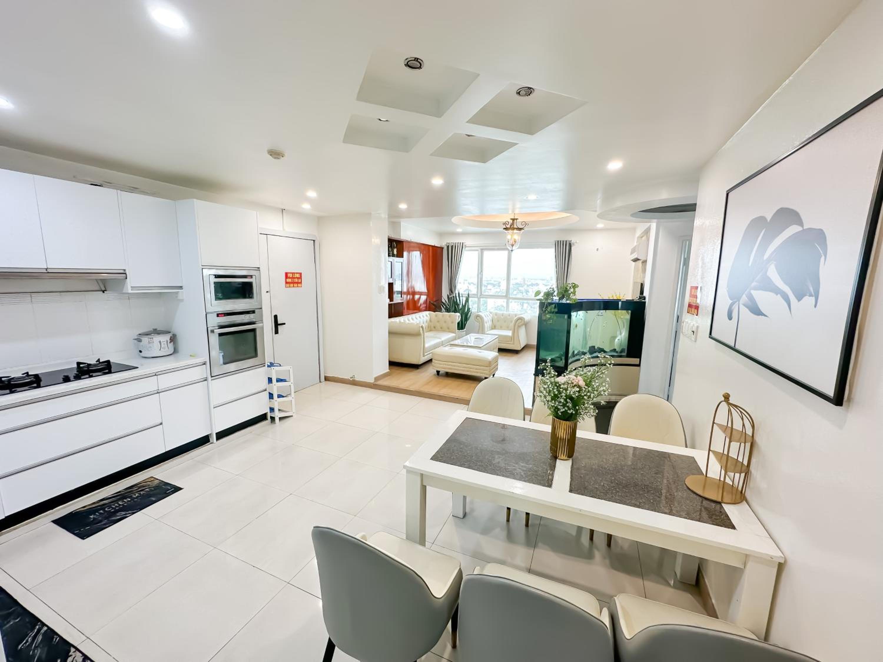 White Penthouse - Rooftop Pool Private - Central City