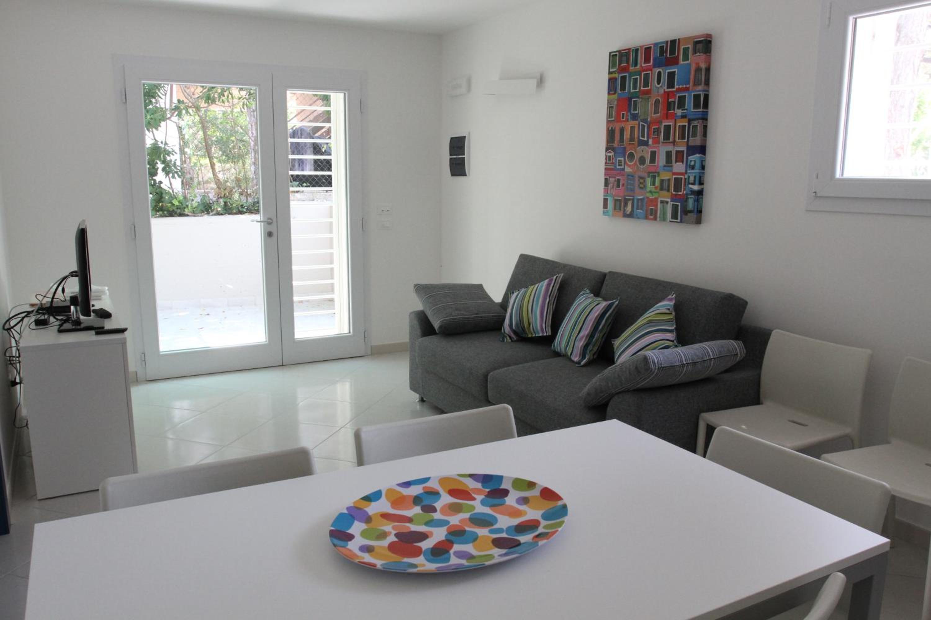 BA - Carla Apartments - Modern Apartments - view 2