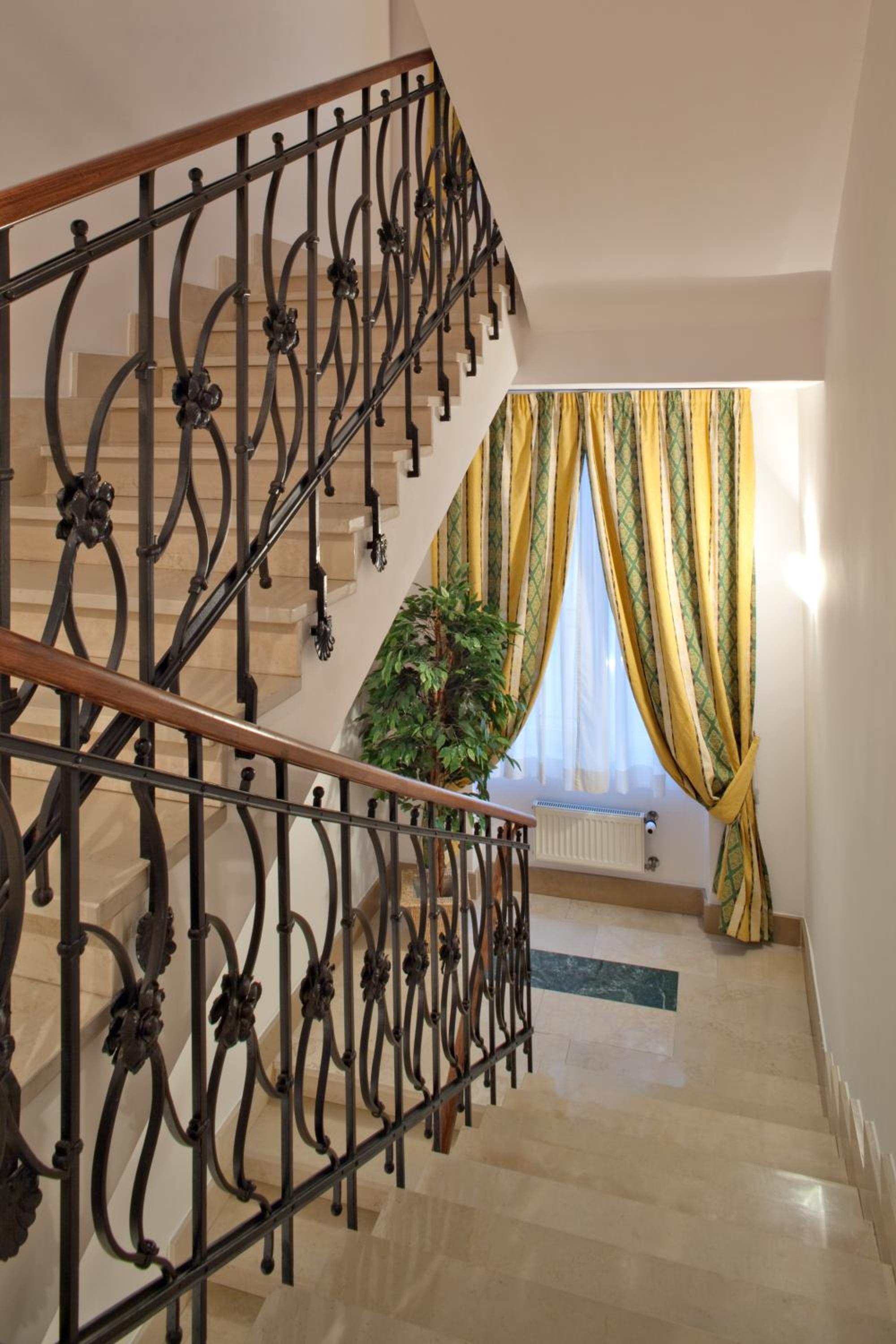 Balcony & Terrace