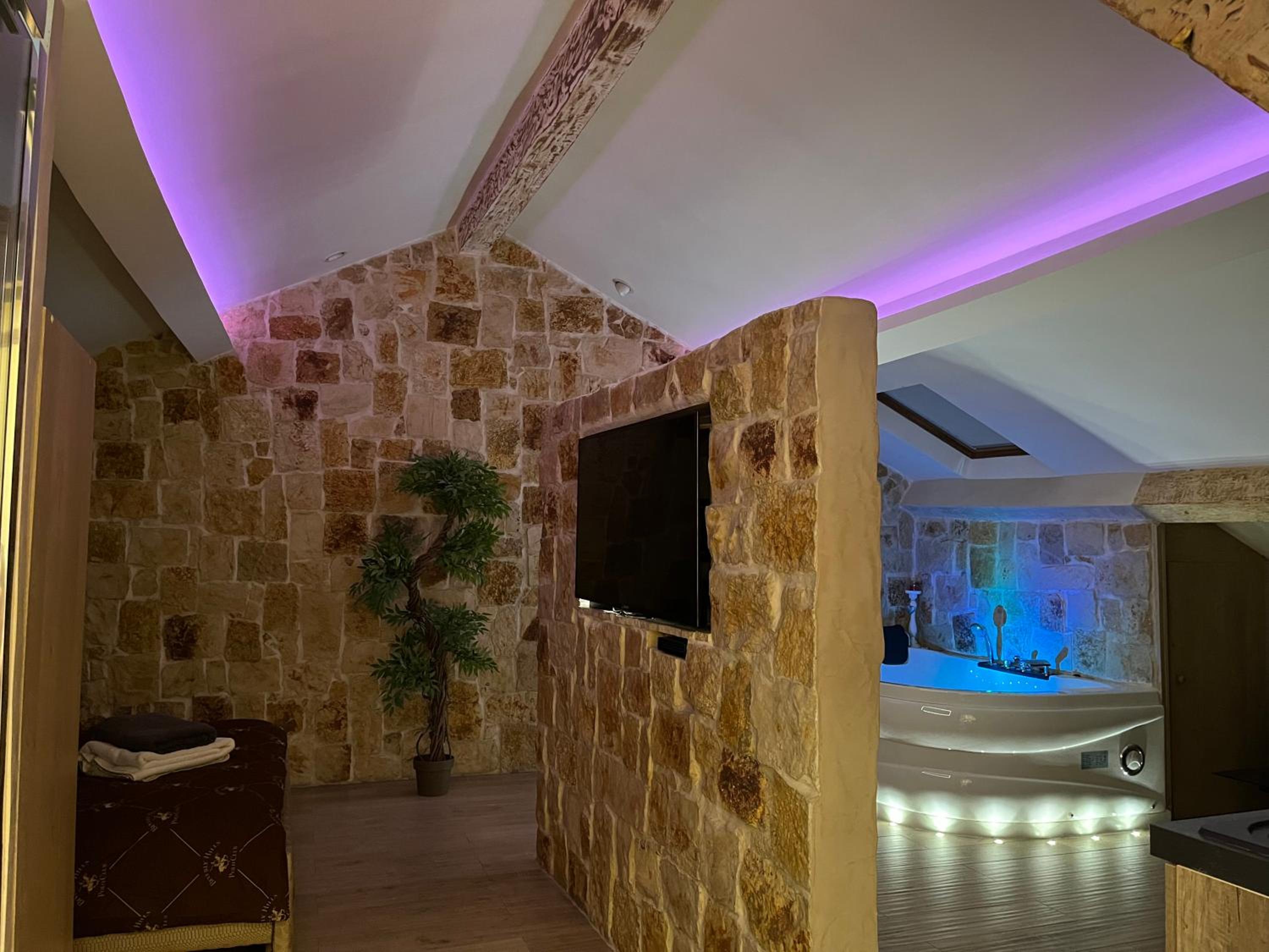 Studio luxe jacuzzi croisette photo 5