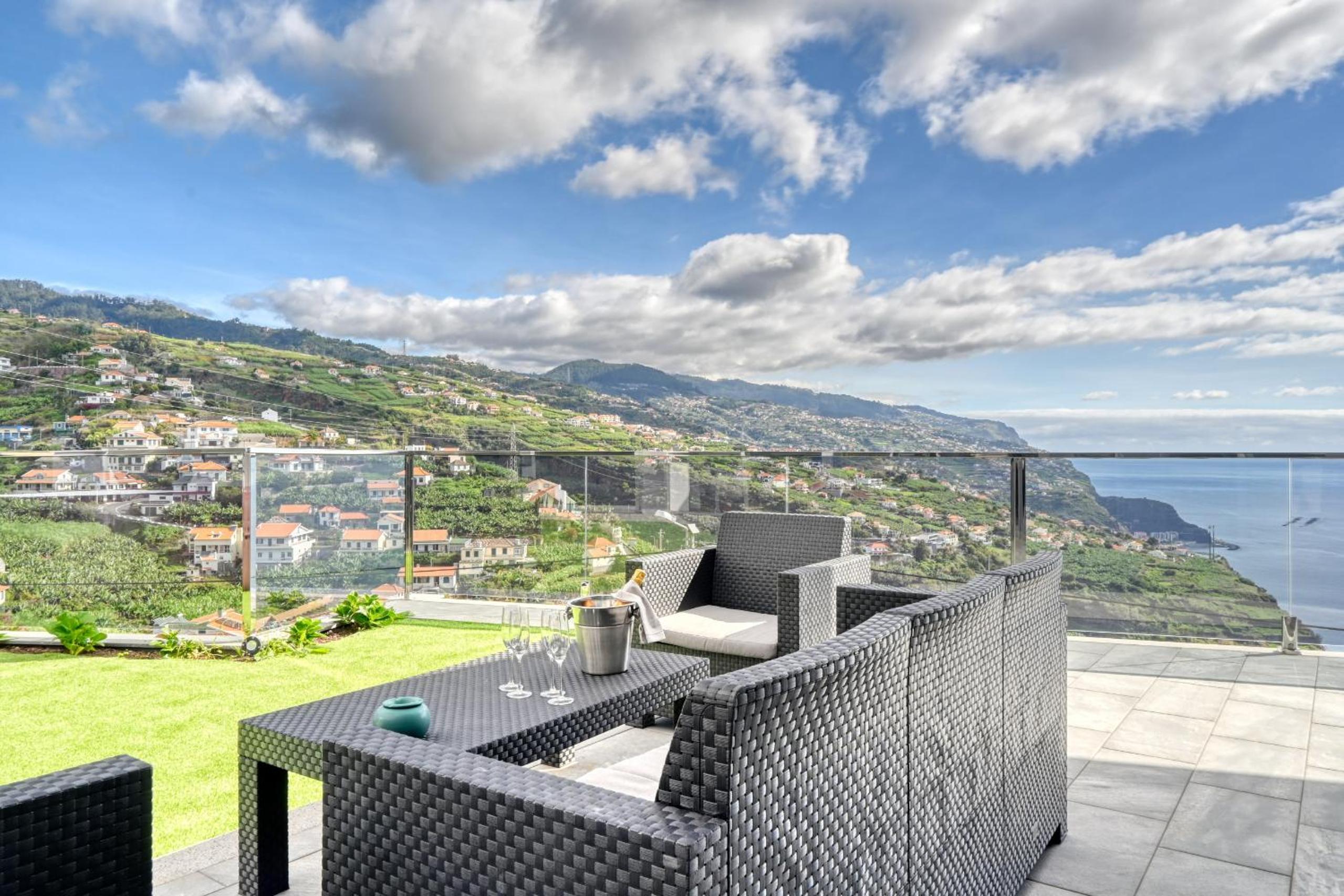 Sunrise Villa, a Home in Madeira