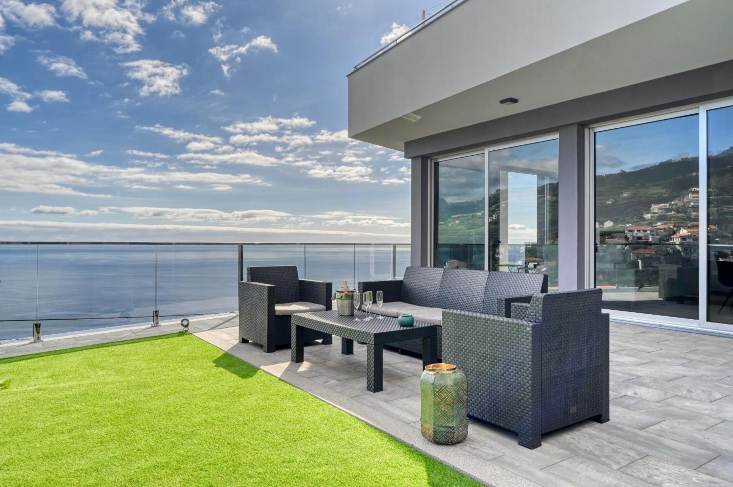 Sunrise Villa, a Home in Madeira