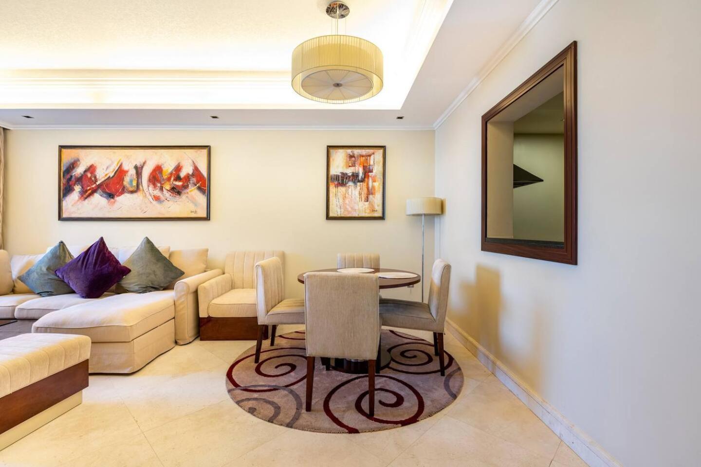 1-bedroom apartment with pool