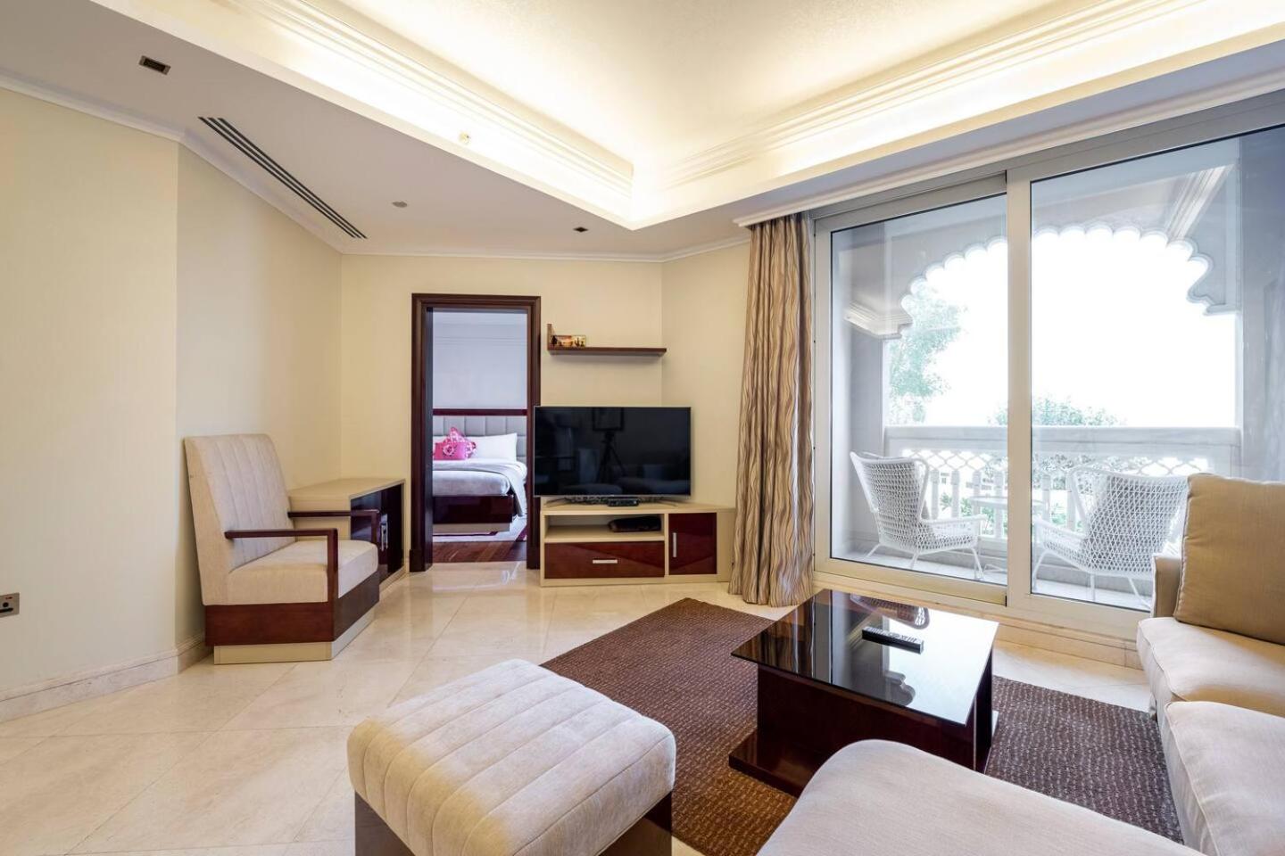 1-bedroom apartment with pool