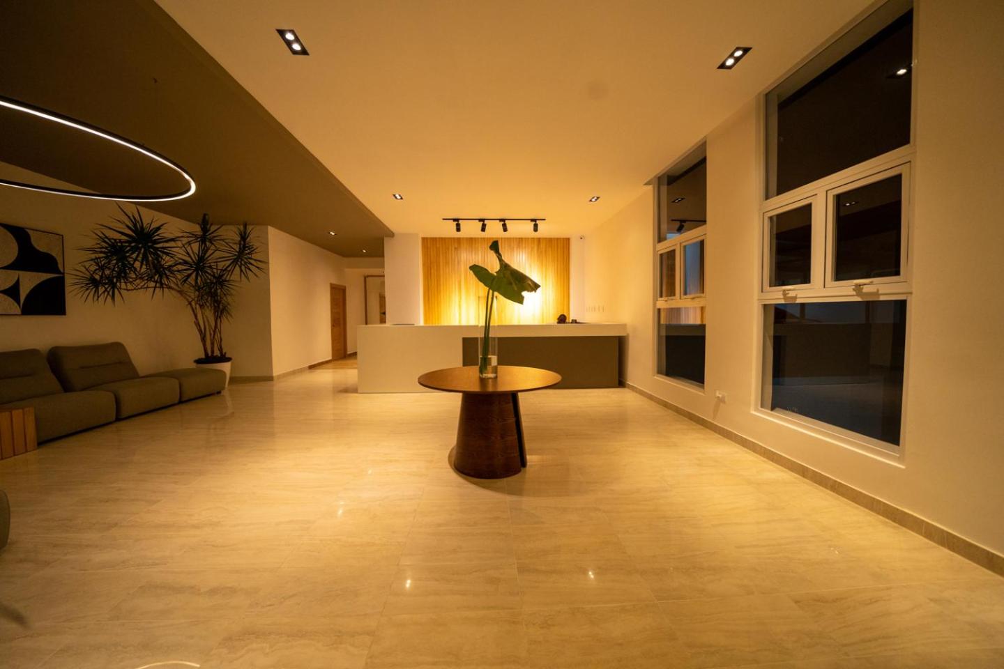 Sdq, Gym, Pool, 1br 2B, Downtown F7