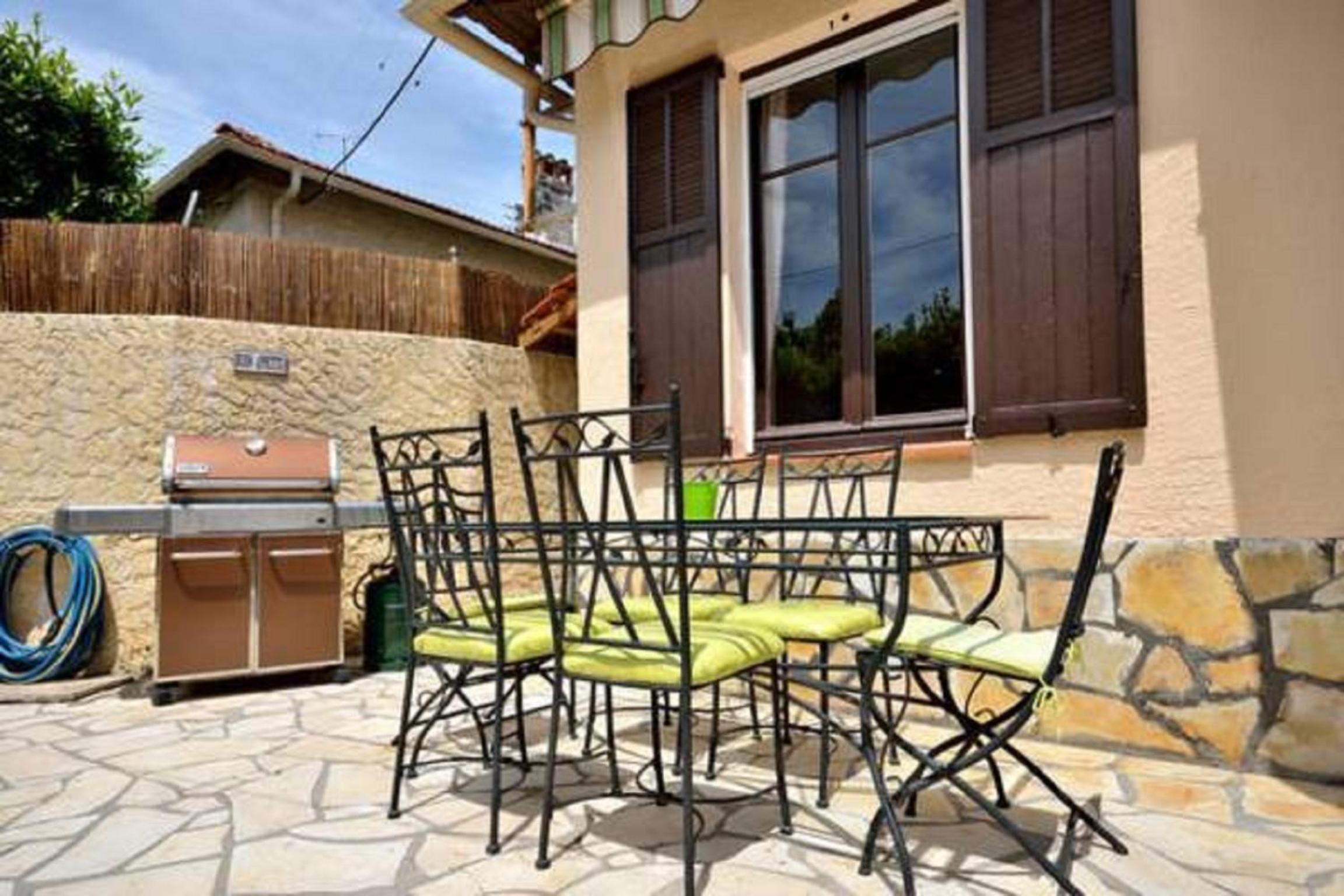 Cosy Antibes villa view 4